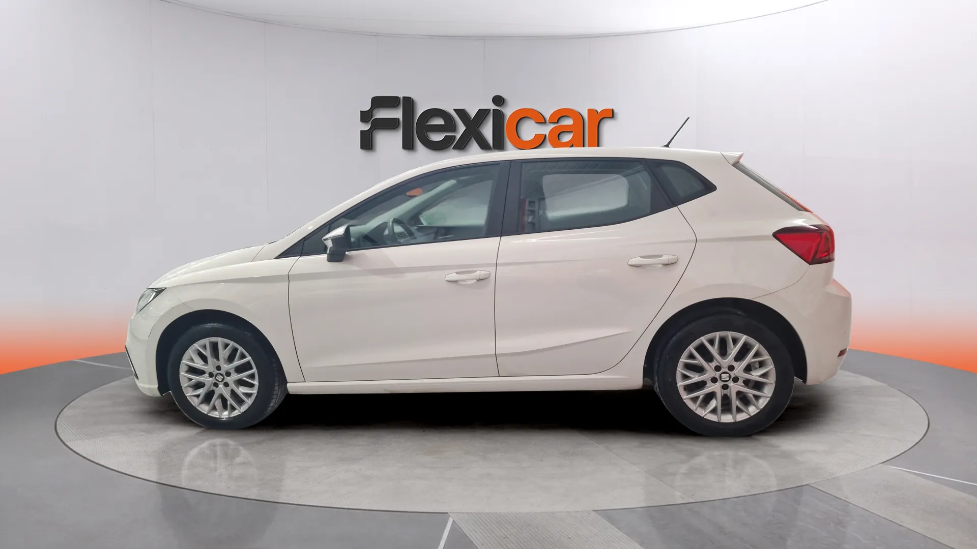 SEAT Ibiza 1.6 TDI Reference Business - foto 4