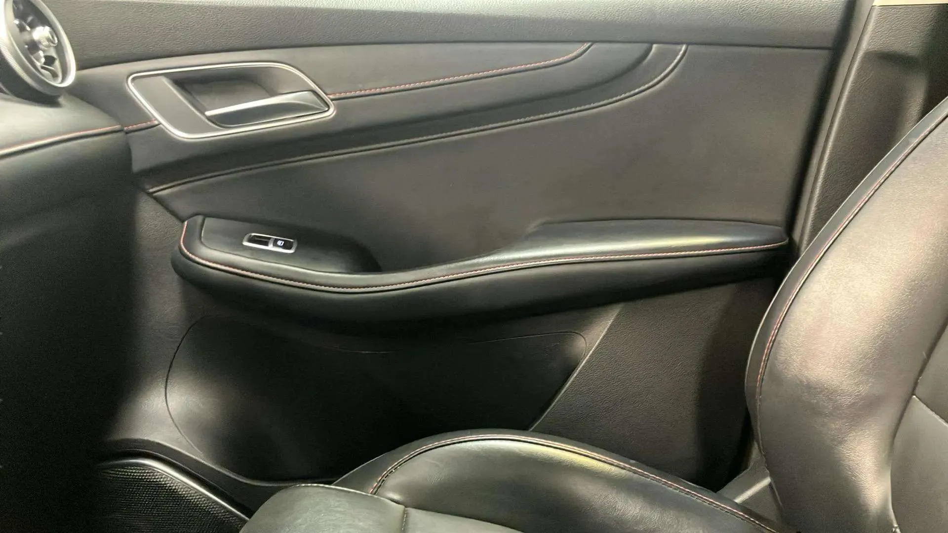 MG HS 1.5 Turbo GDI Comfort DCT - foto 15