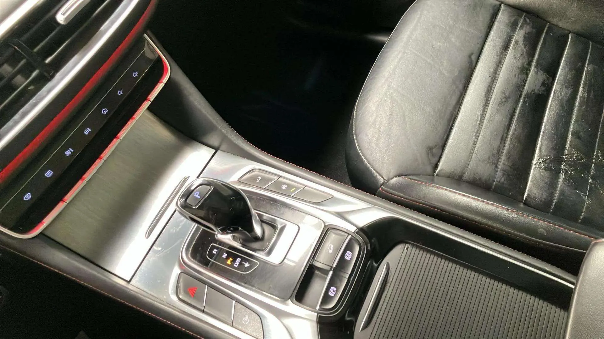 MG HS 1.5 Turbo GDI Luxury DCT - foto 18