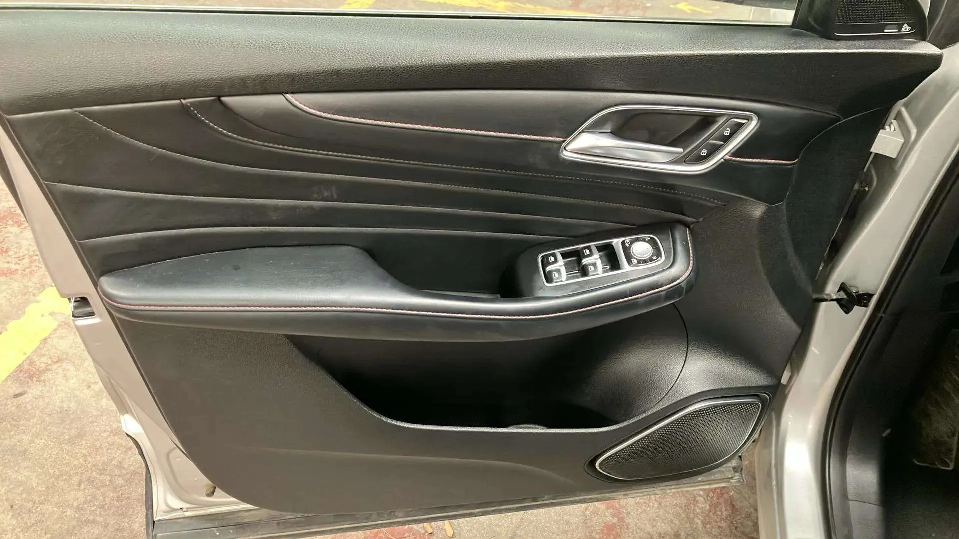 MG HS 1.5 Turbo GDI Luxury DCT - foto 11