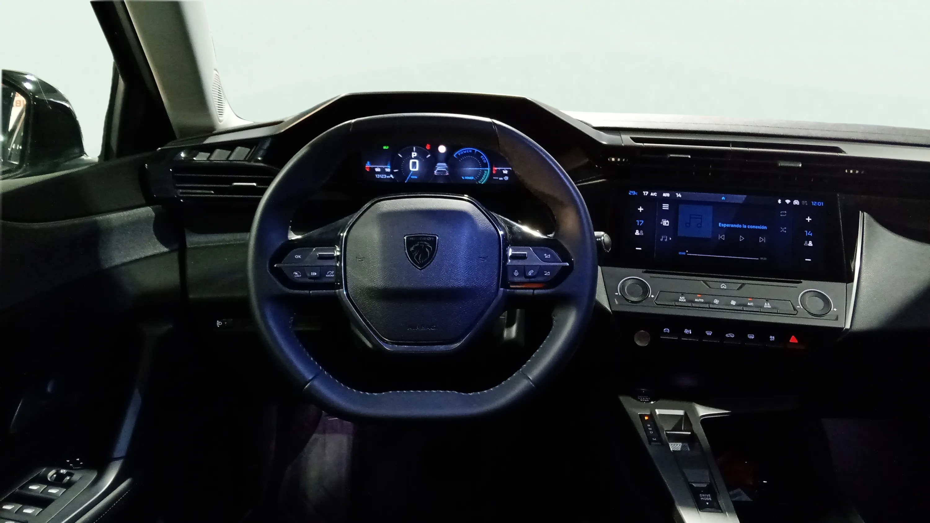 Peugeot 408 Allure Hybrid 136 eDCS6 - foto 12
