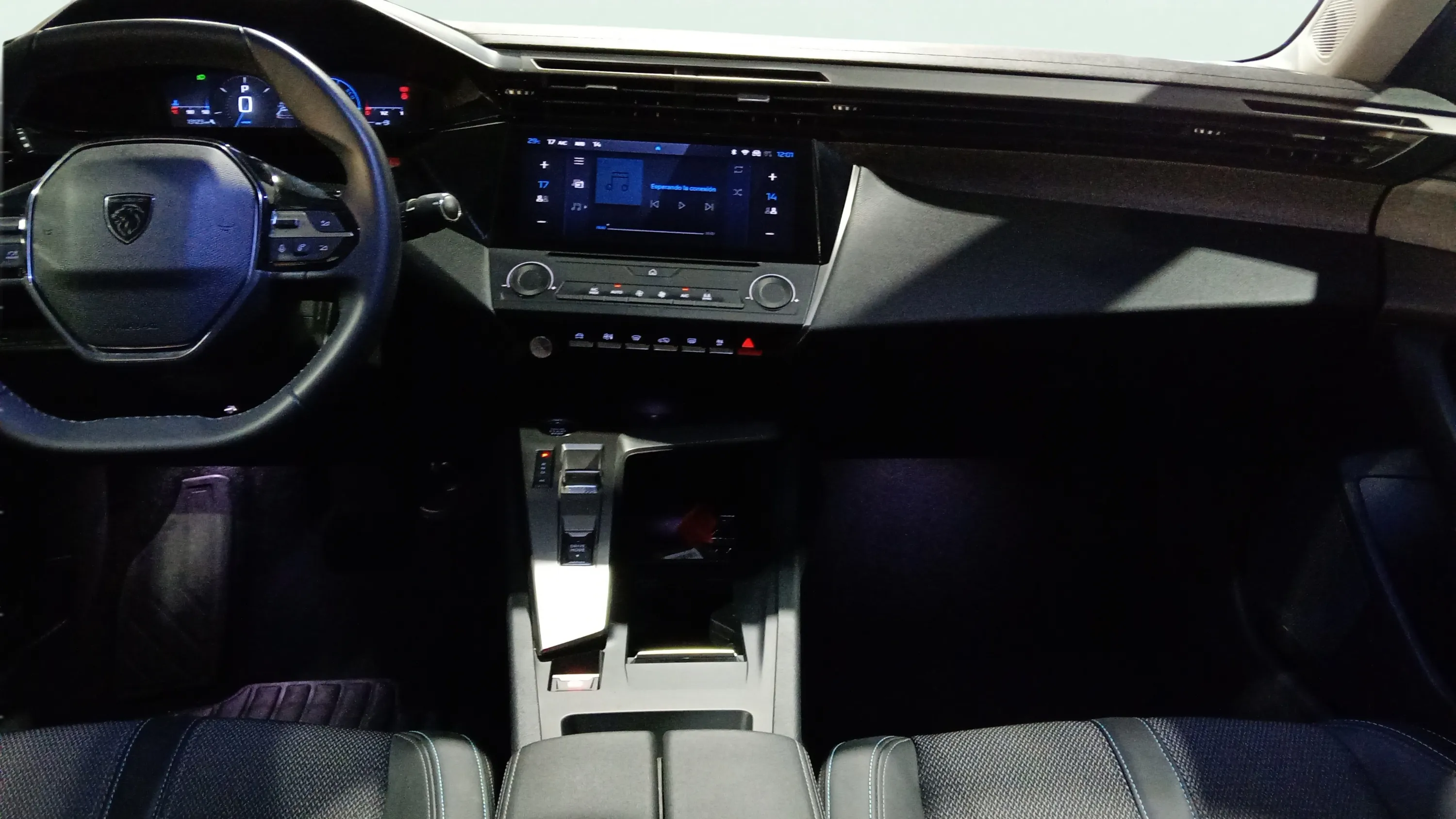 Peugeot 408 Allure Hybrid 136 eDCS6 - foto 11