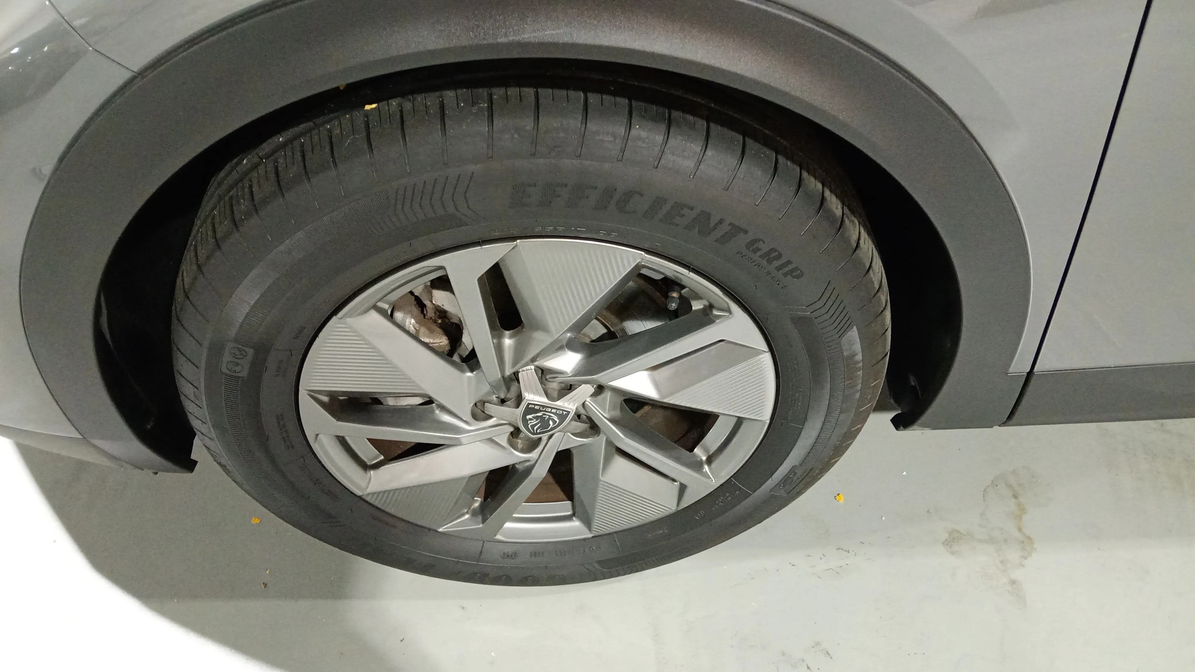 Peugeot 408 Allure Hybrid 136 eDCS6 - foto 18