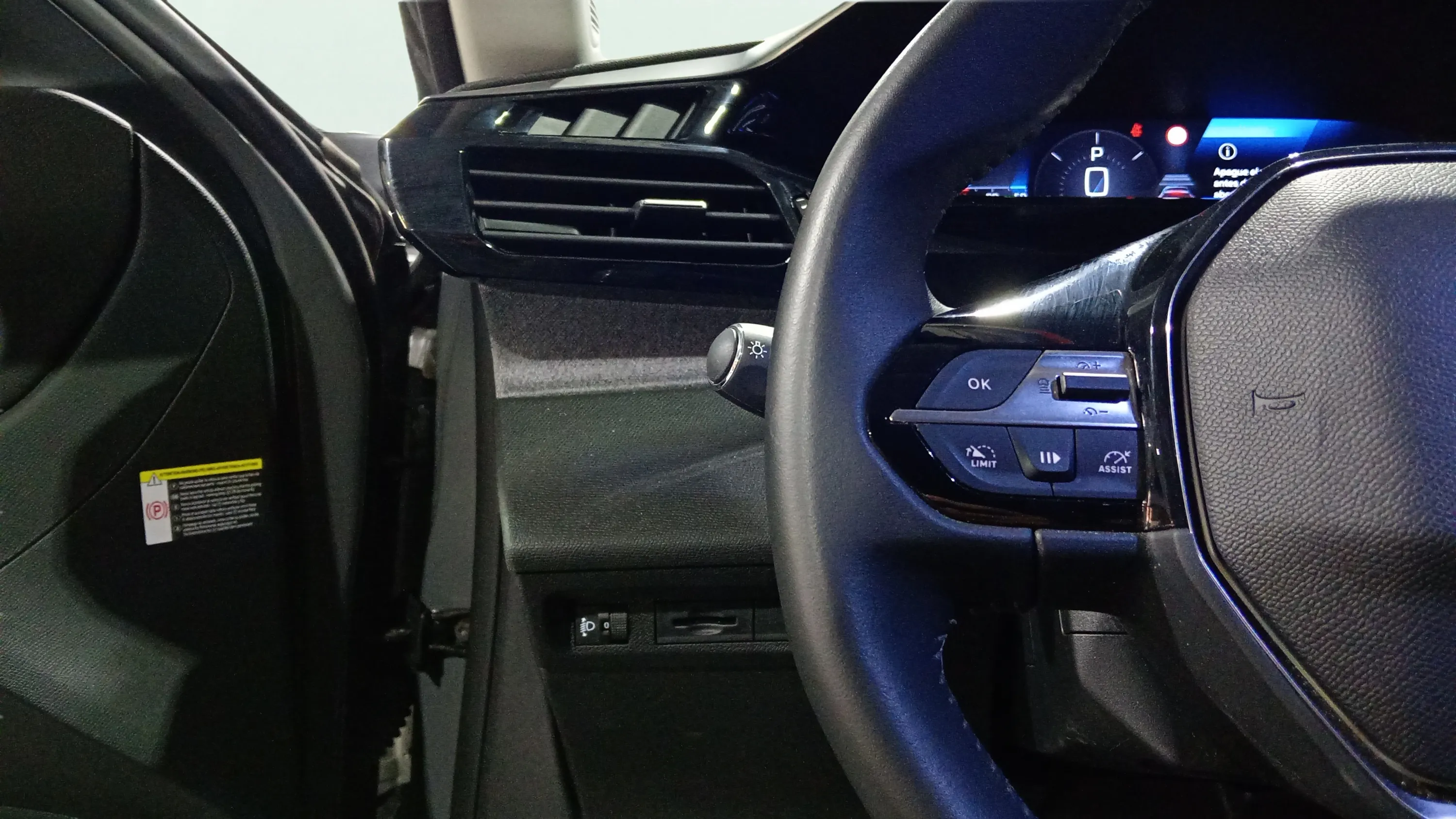 Peugeot 408 Allure Hybrid 136 eDCS6 - foto 20