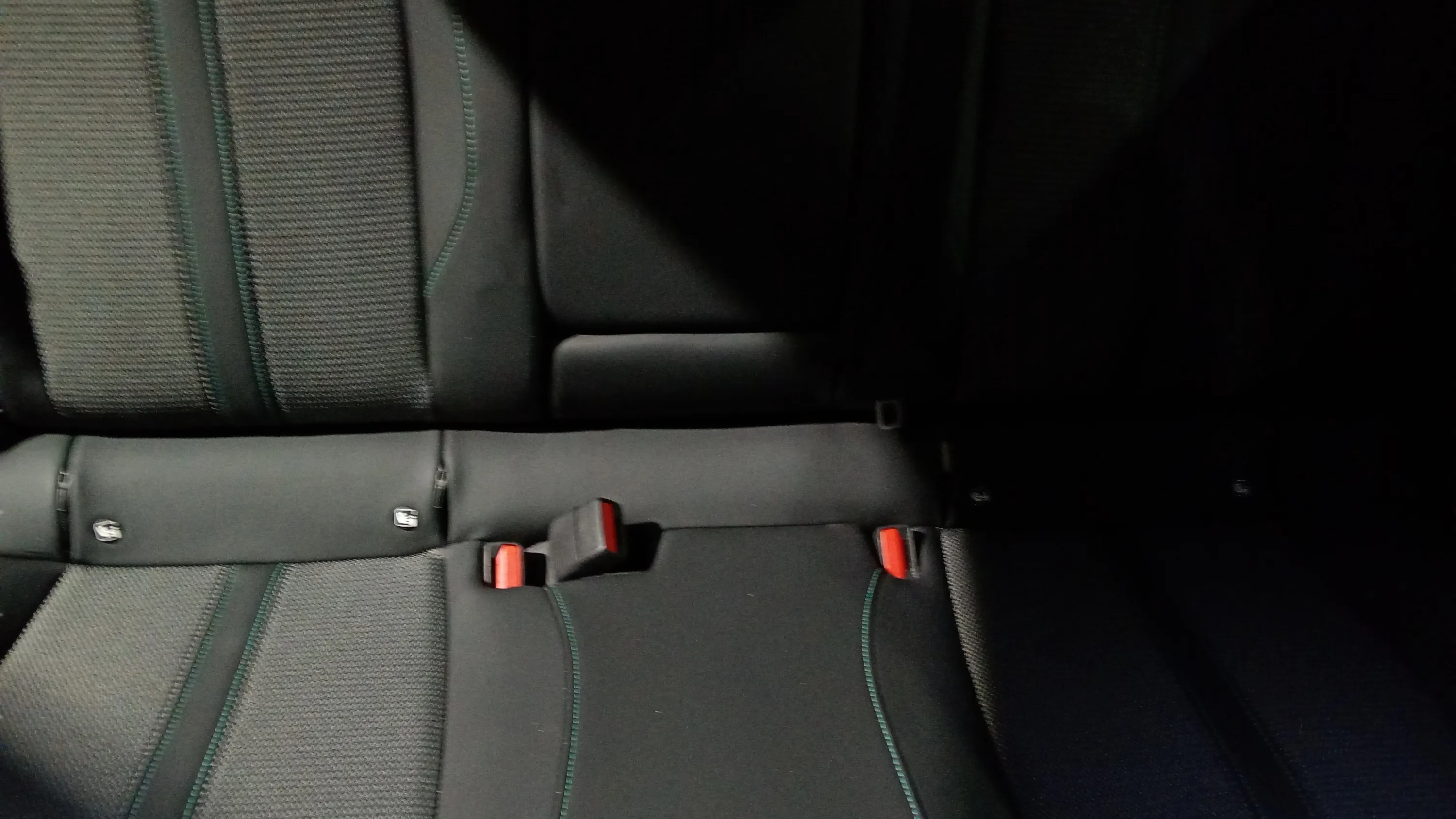 Peugeot 408 Allure Hybrid 136 eDCS6 - foto 16