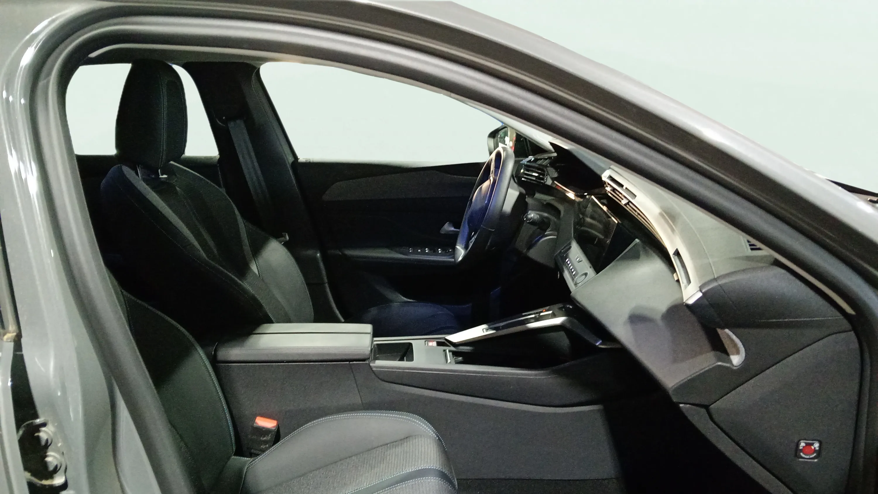 Peugeot 408 Allure Hybrid 136 eDCS6 - foto 14