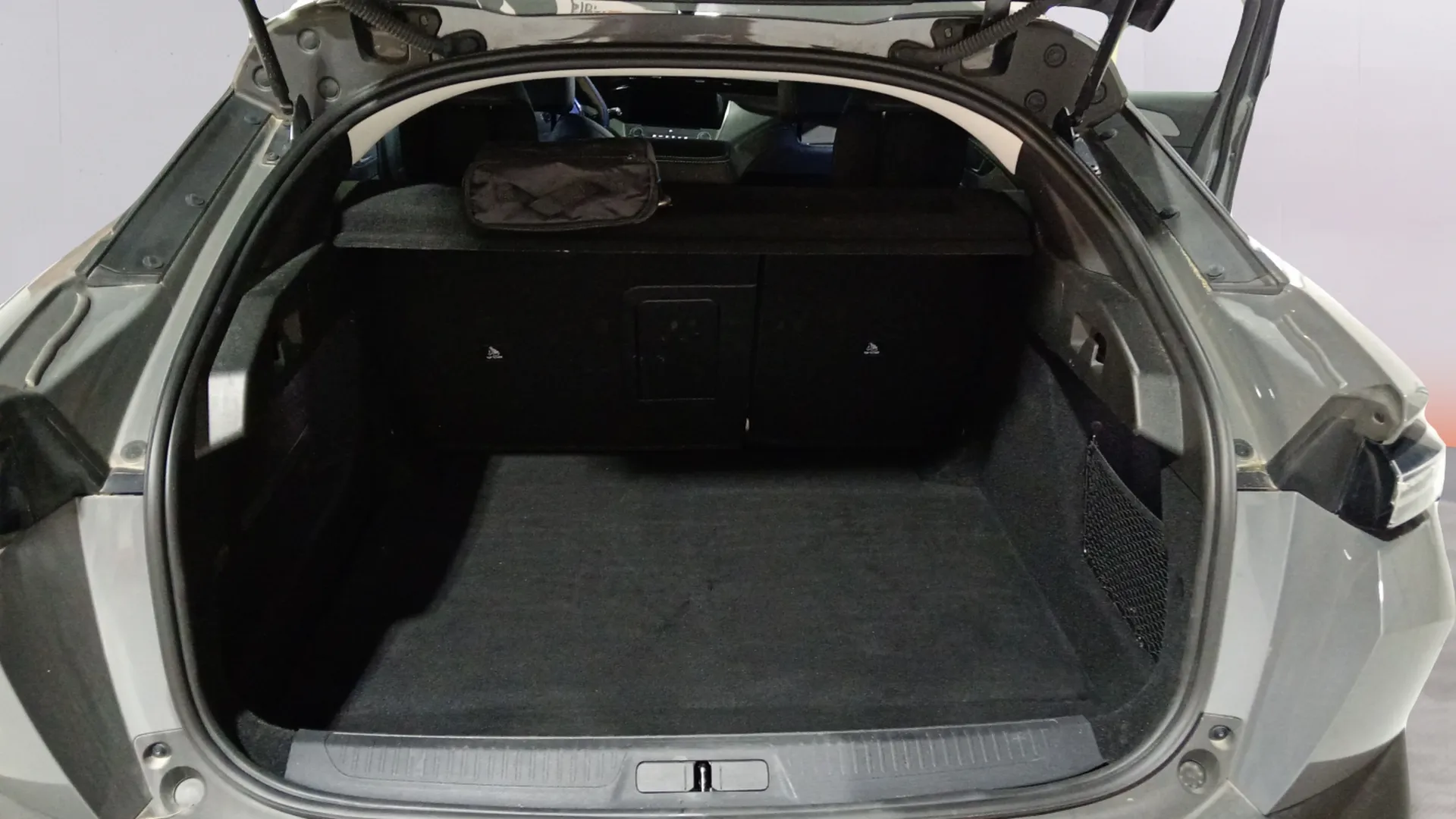 Peugeot 408 Allure Hybrid 136 eDCS6 - foto 17