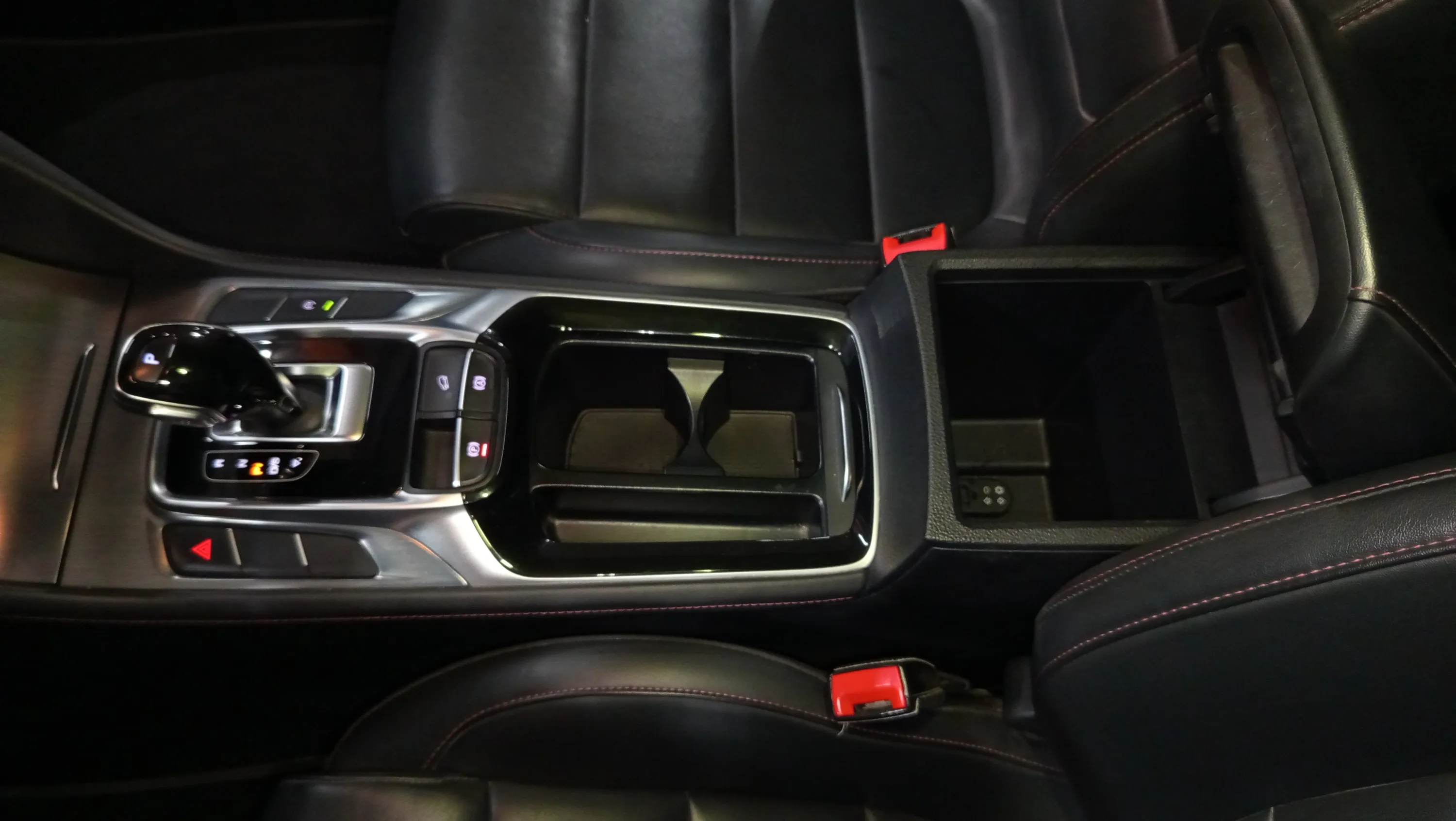 MG HS 1.5 Turbo GDI Luxury DCT - foto 19