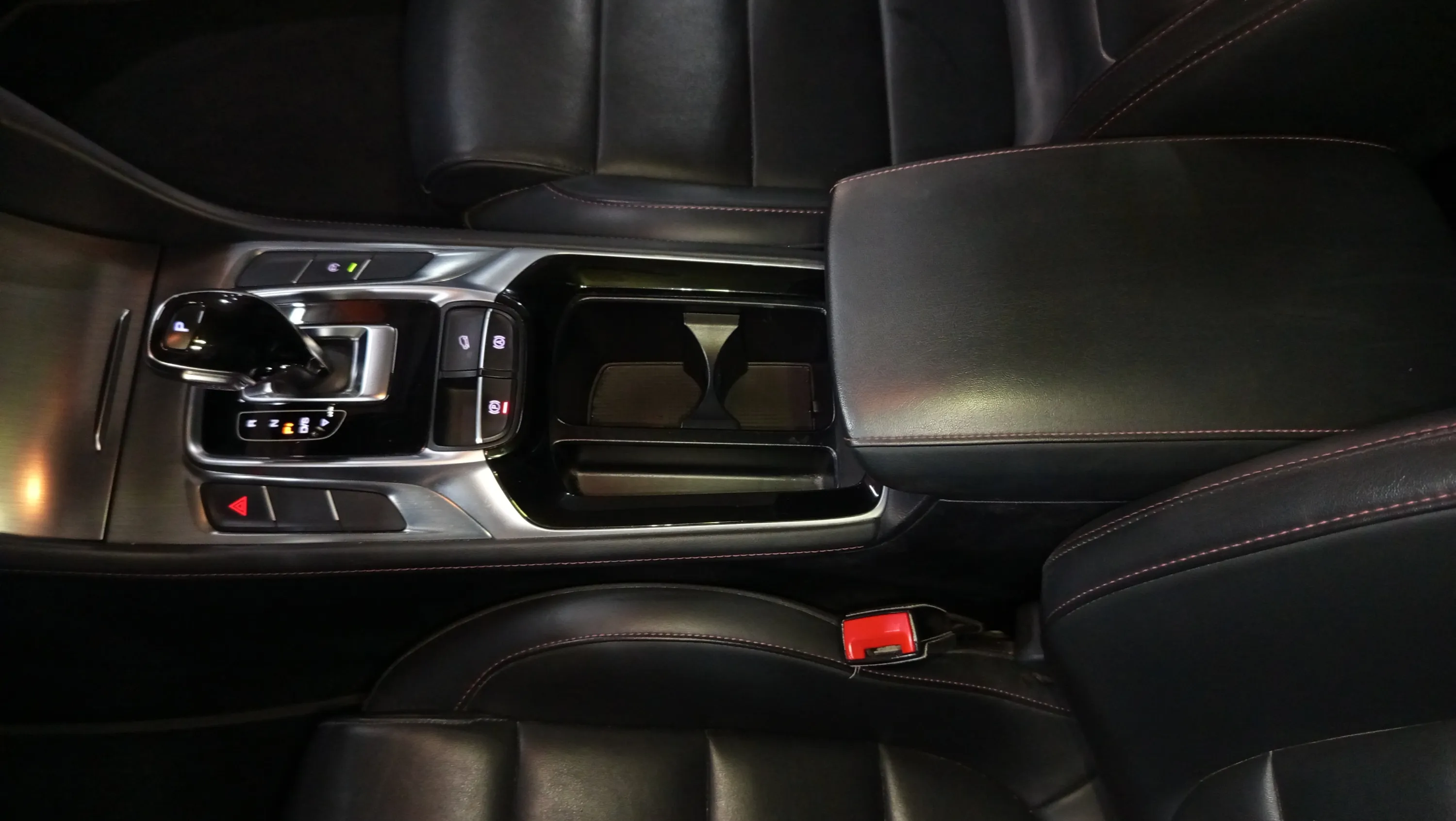 MG HS 1.5 Turbo GDI Luxury DCT - foto 21