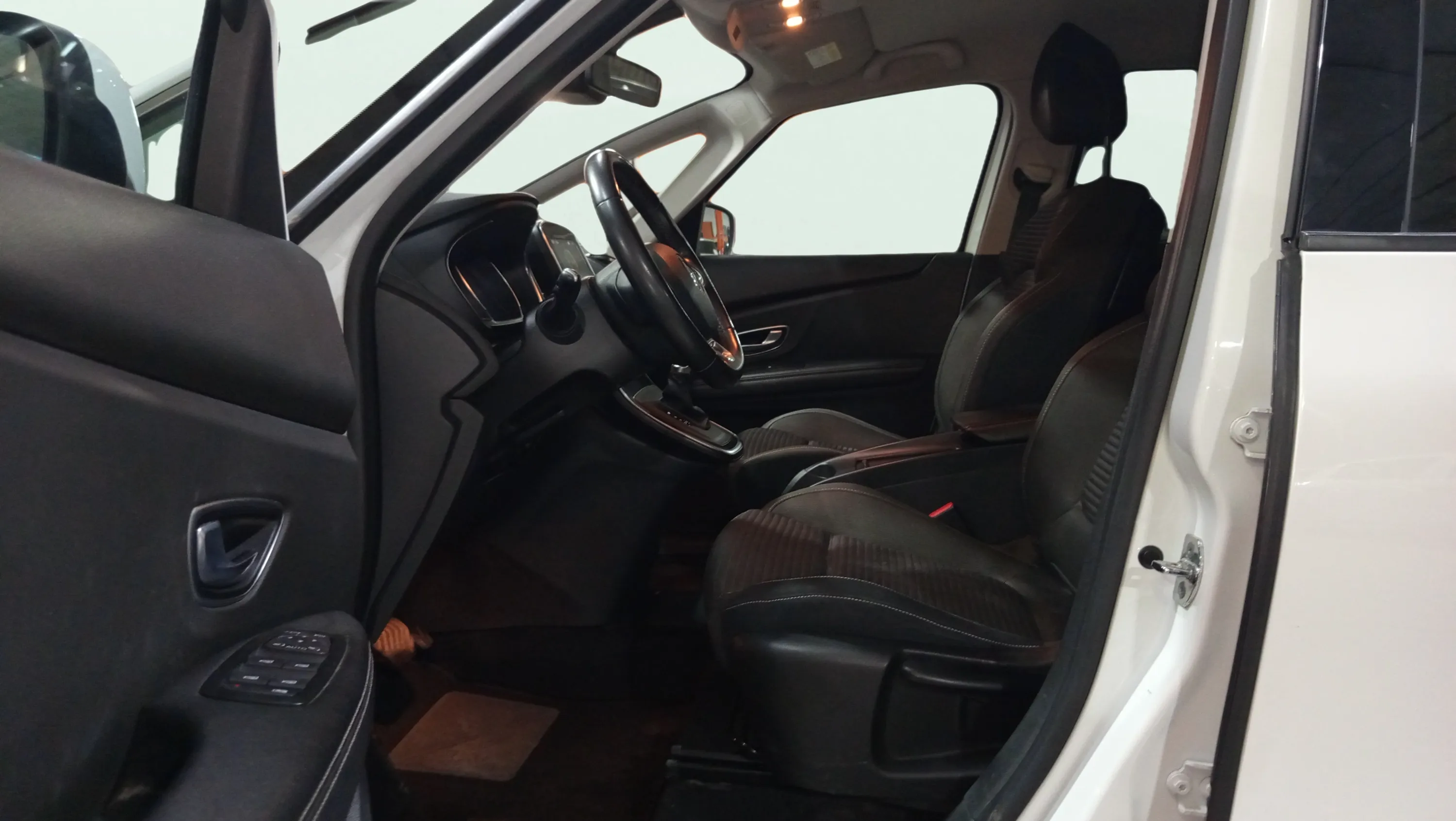 Renault Scénic Zen Blue dCi EDC - foto 17