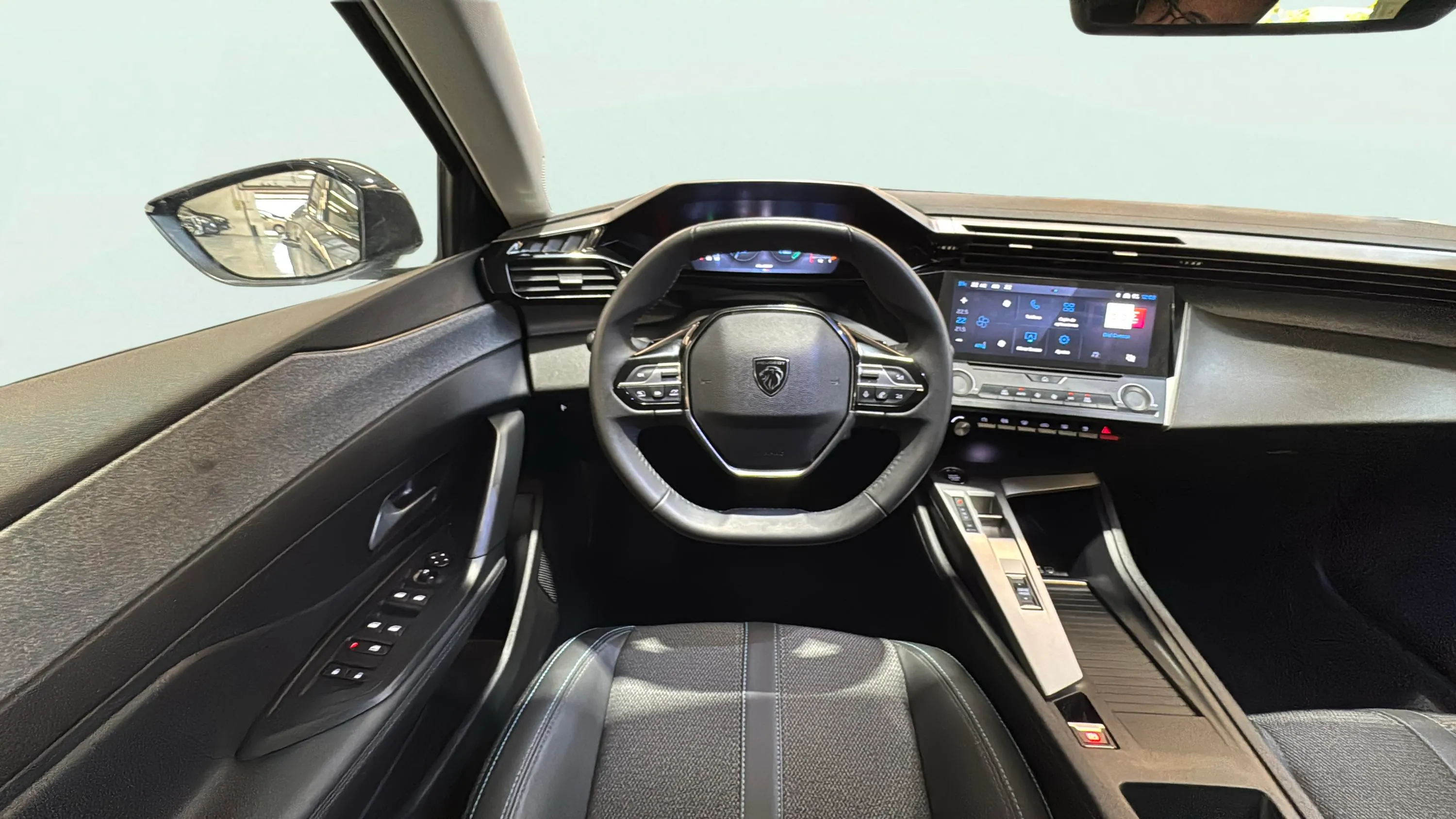 Peugeot 408 Allure Hybrid 136 eDCS6 - foto 11