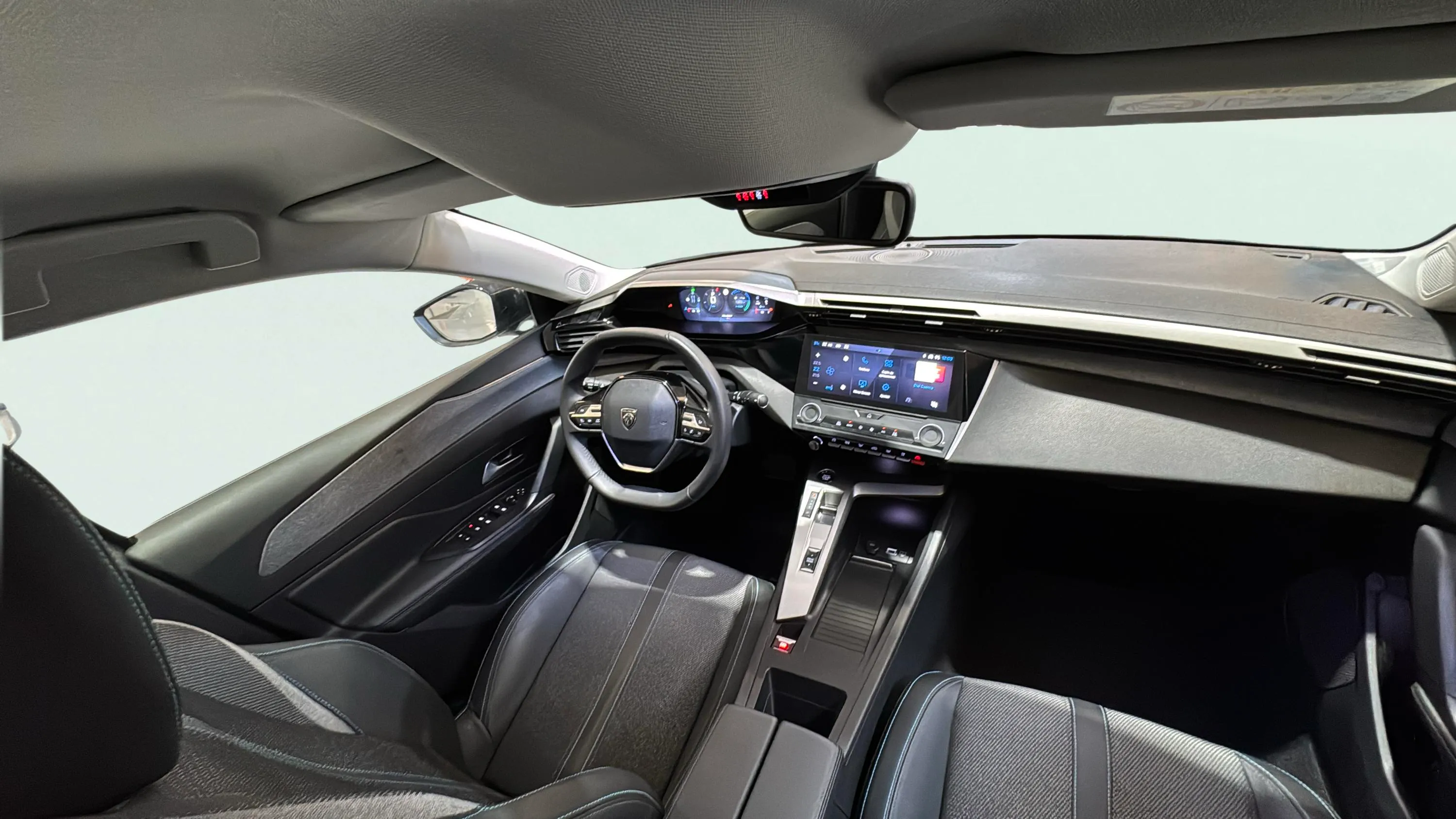 Peugeot 408 Allure Hybrid 136 eDCS6 - foto 10