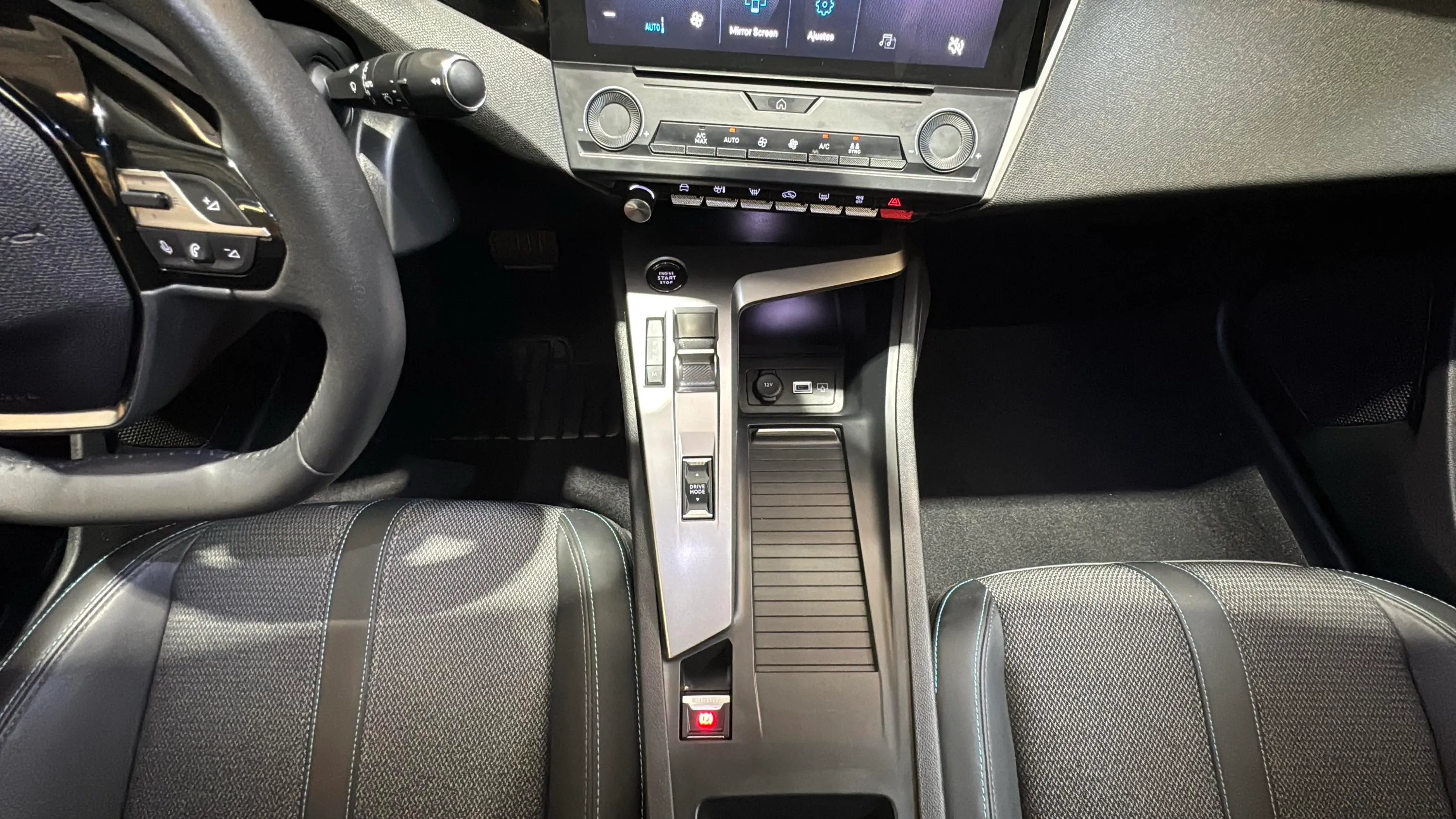 Peugeot 408 Allure Hybrid 136 eDCS6 - foto 12