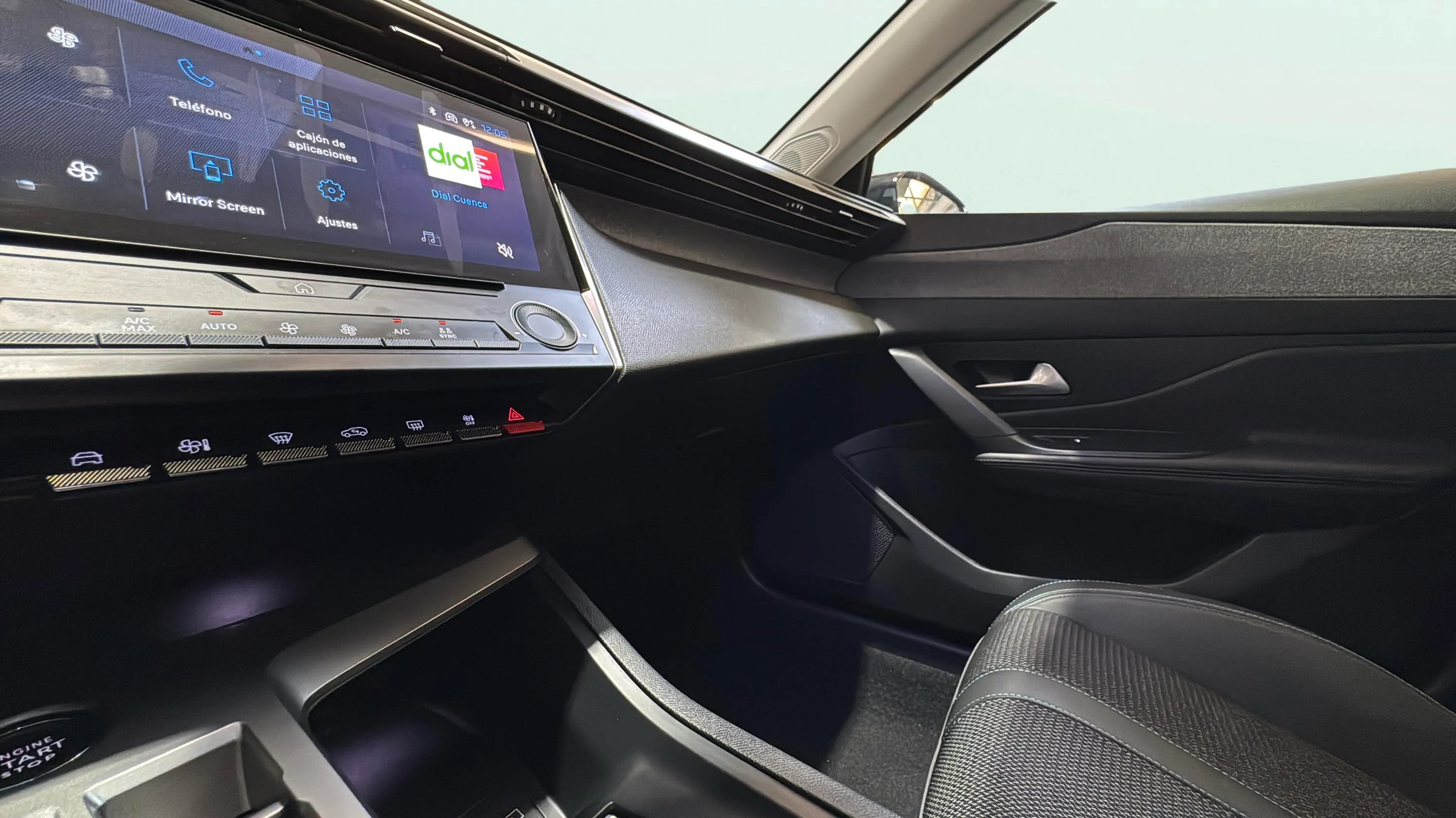 Peugeot 408 Allure Hybrid 136 eDCS6 - foto 17
