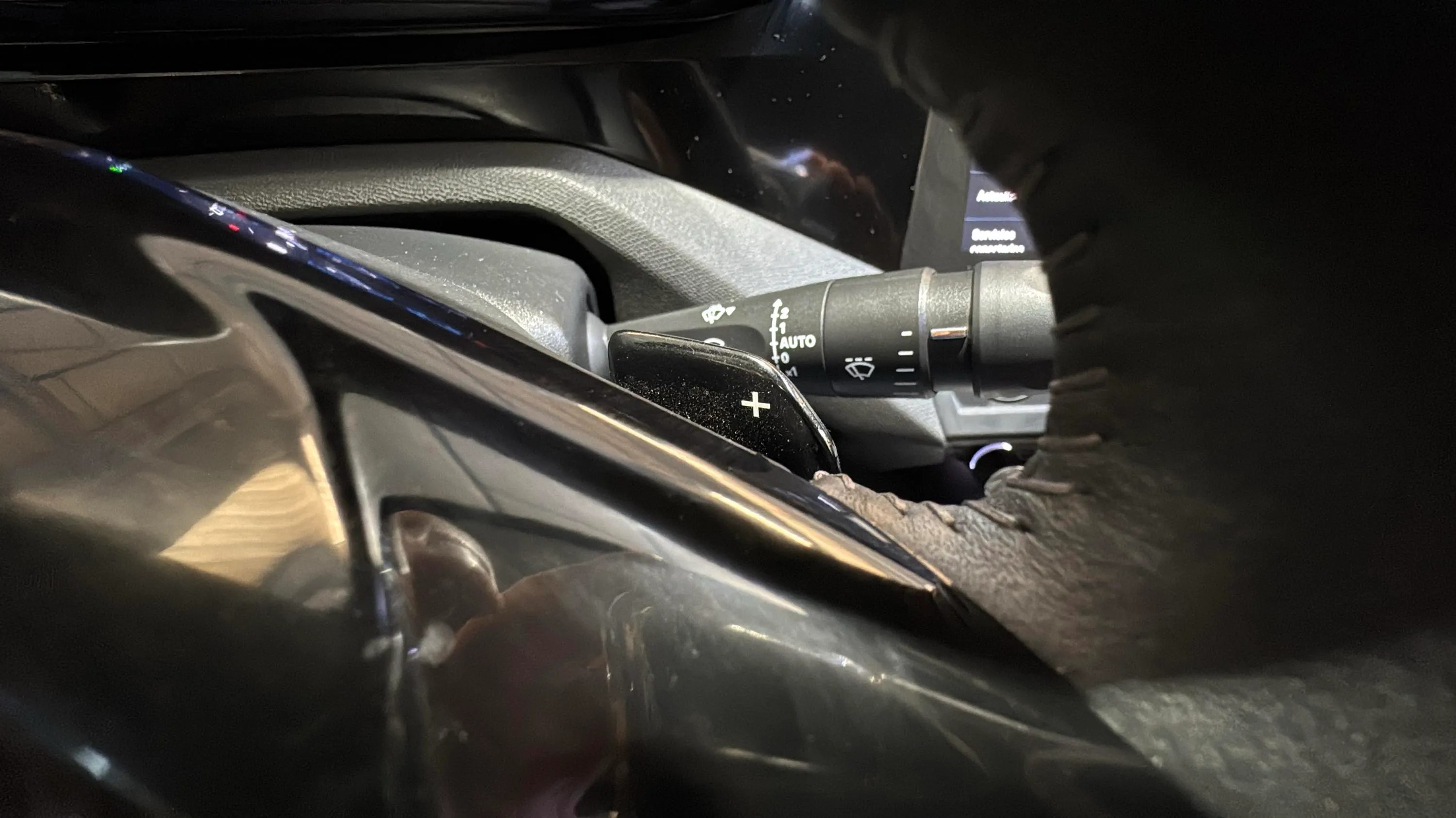 Peugeot 408 Allure Hybrid 136 eDCS6 - foto 26