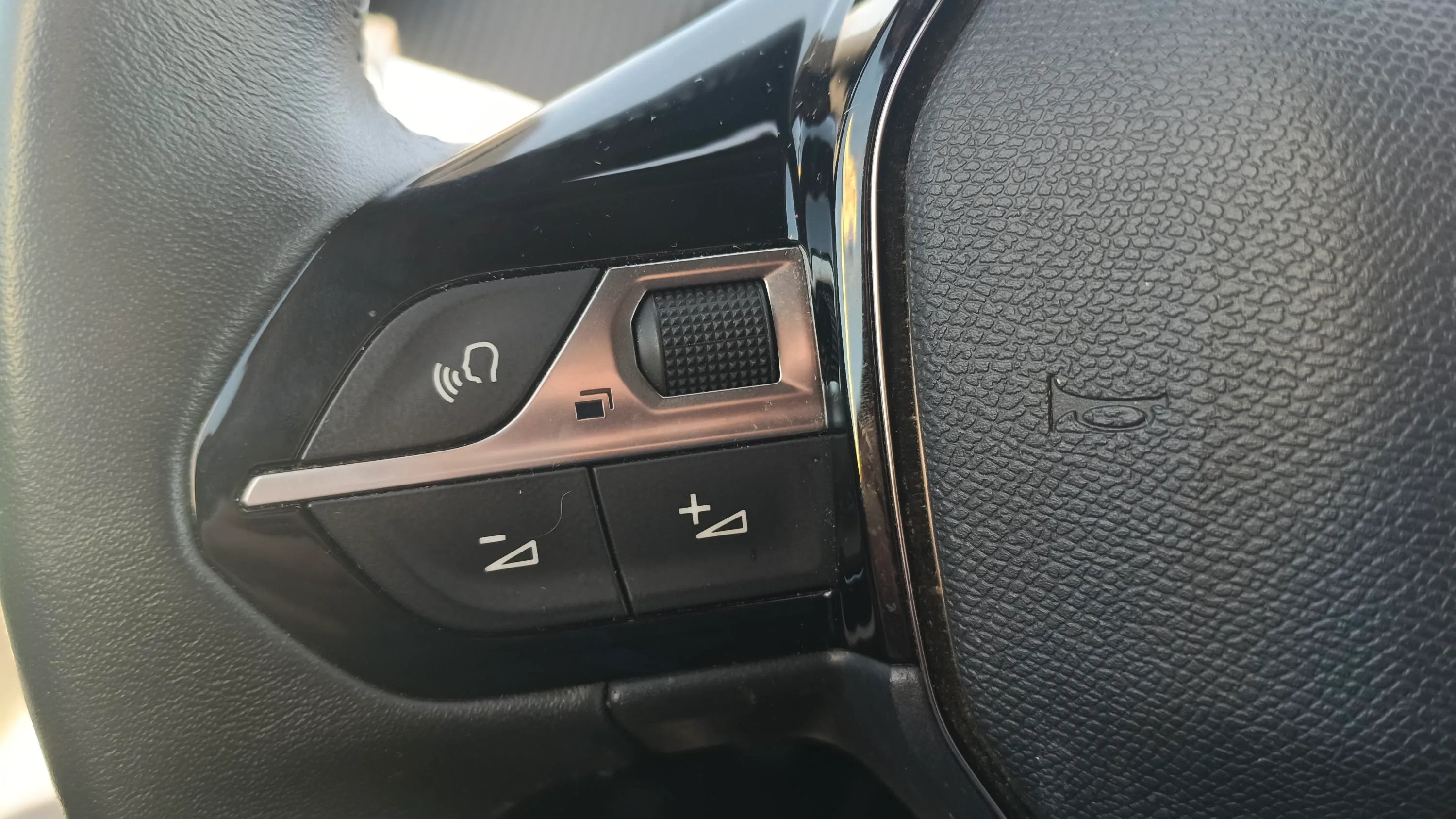 Peugeot 2008 Active Pack PureTech 100 - foto 13