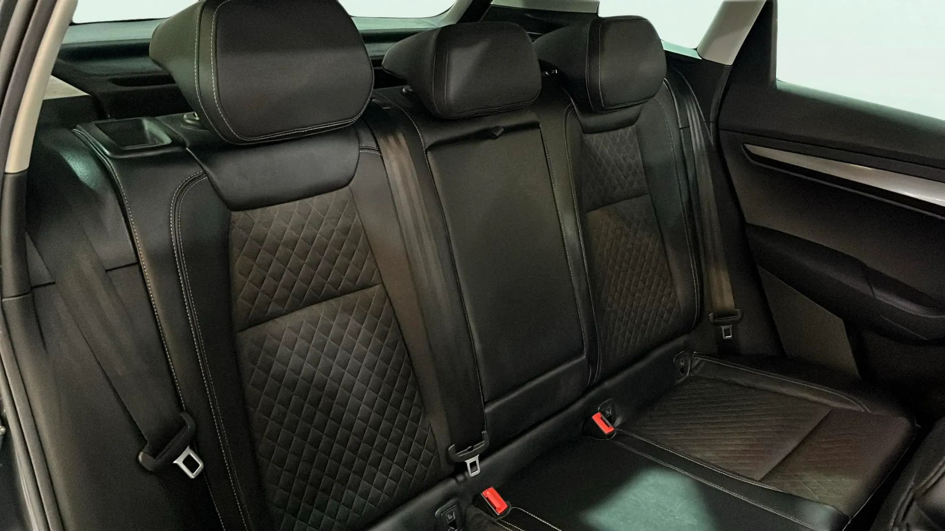 Škoda Karoq 1.5 TSI DSG ACT 125 Aniv - foto 20