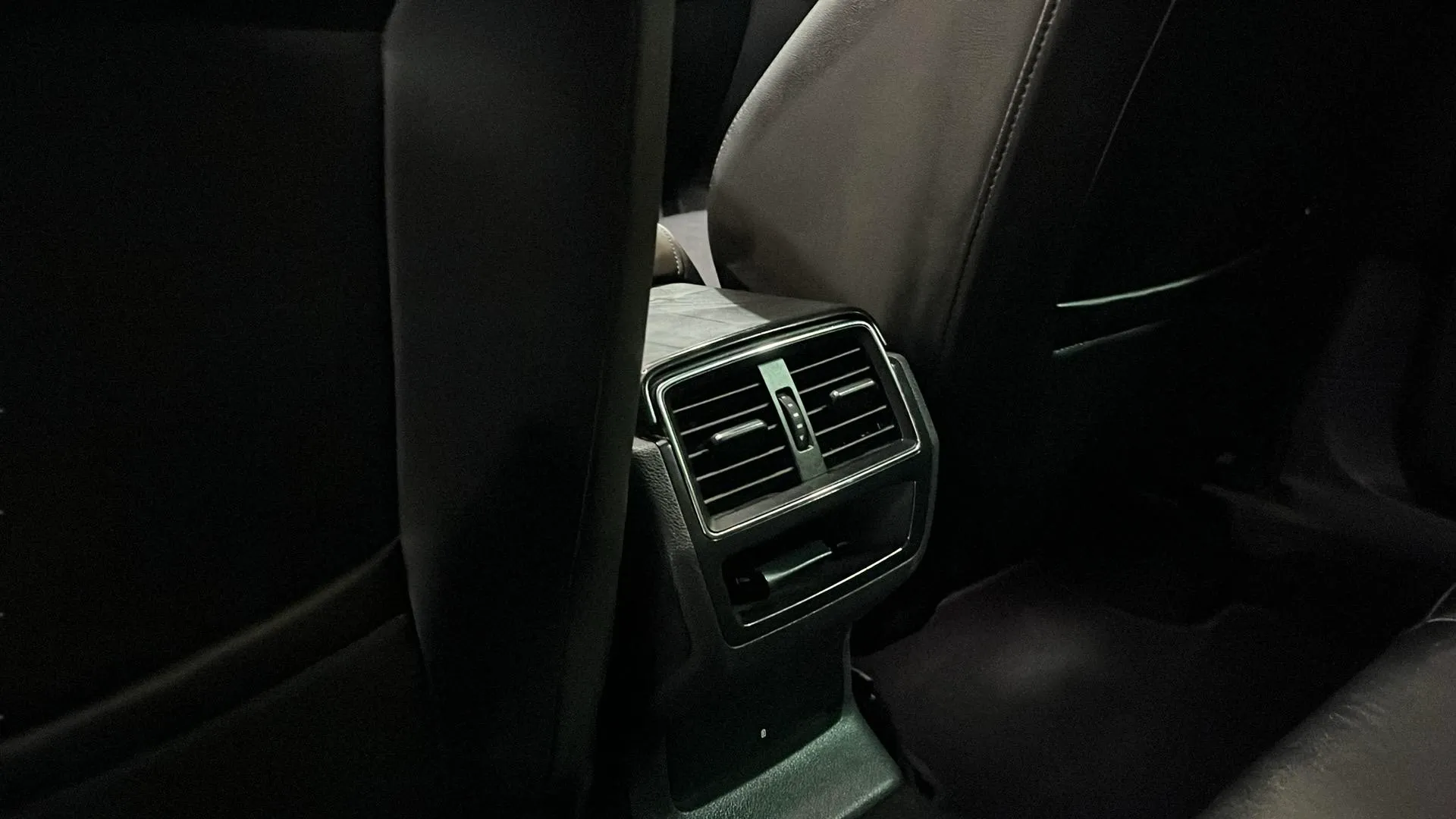 Škoda Karoq 1.5 TSI DSG ACT 125 Aniv - foto 19