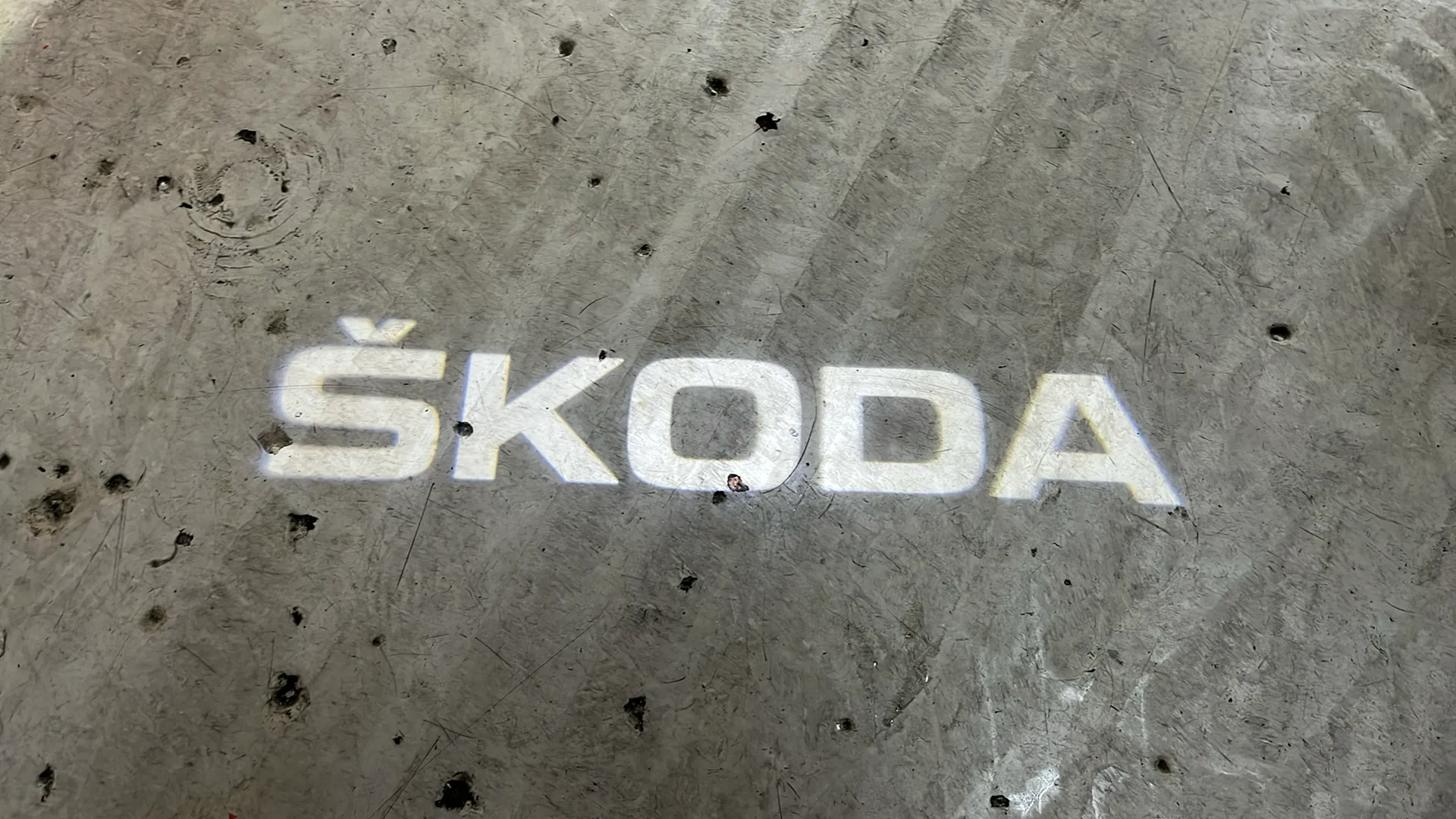 Škoda Karoq 1.5 TSI DSG ACT 125 Aniv - foto 26