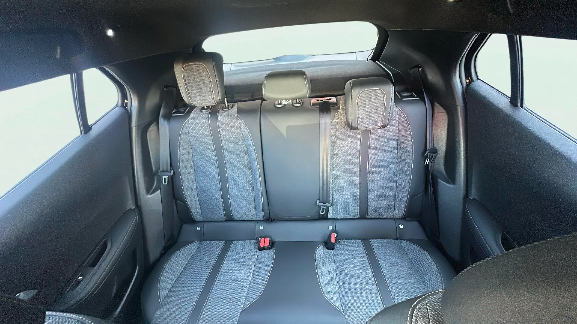Peugeot 2008 Allure Gasolina 100 - foto 14