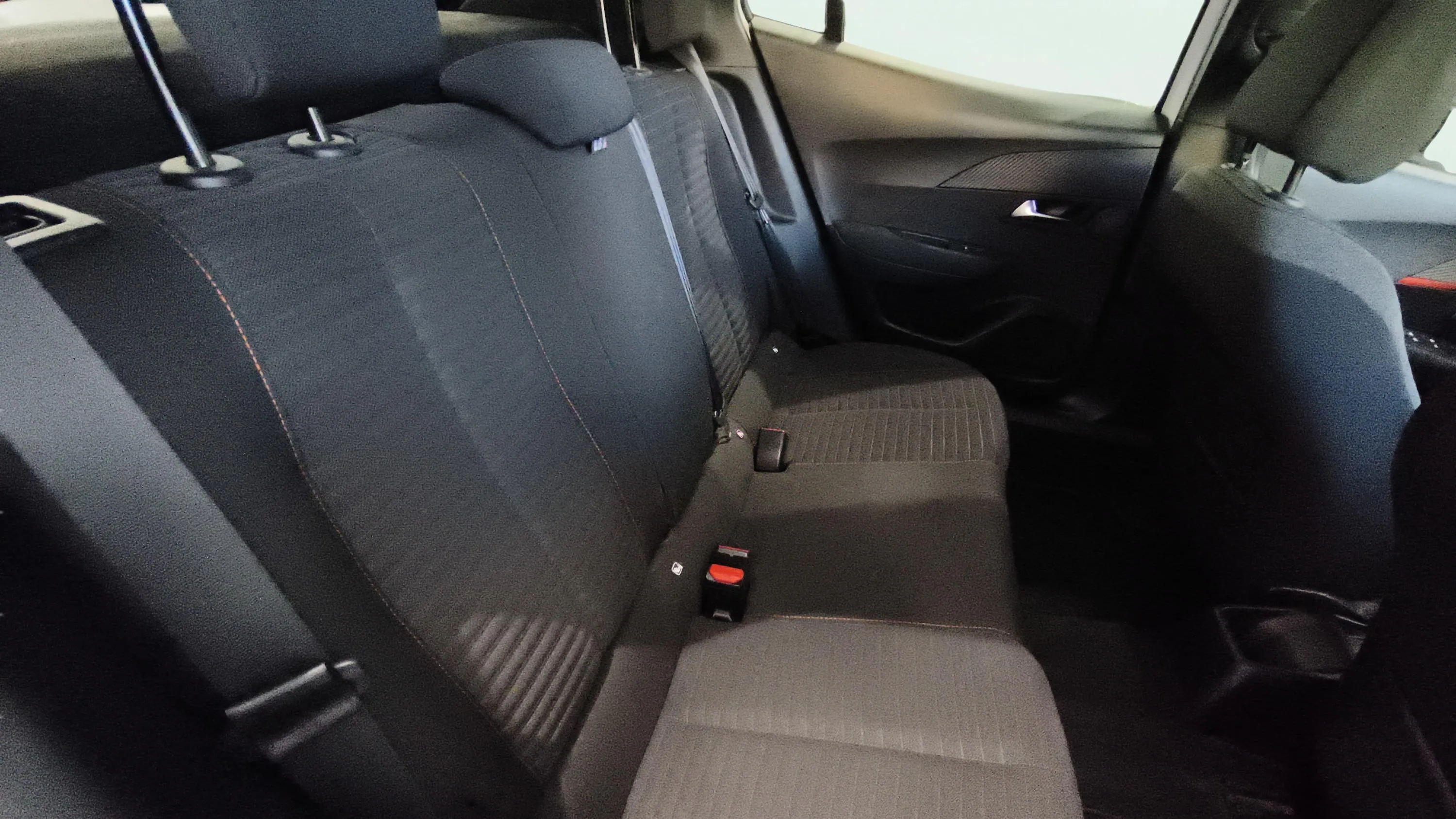 Peugeot 2008 Active Pack BlueHDi - foto 9