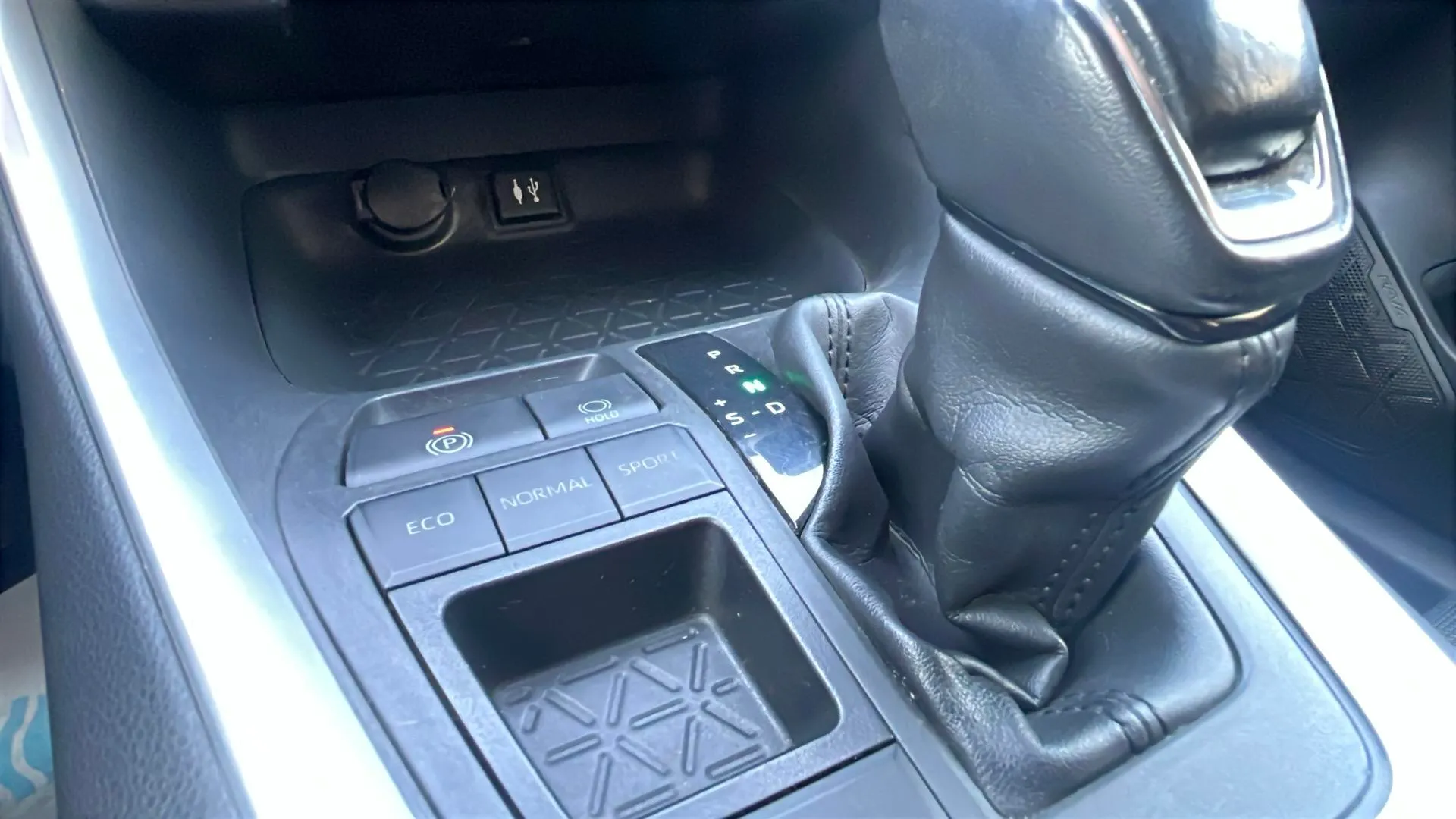 Toyota RAV4 2.5l 220H Business - foto 19