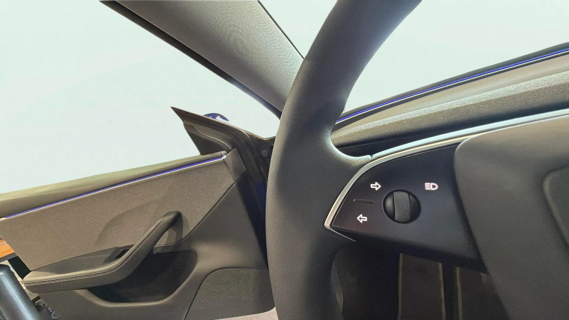 Tesla Model 3 RWD - foto 16
