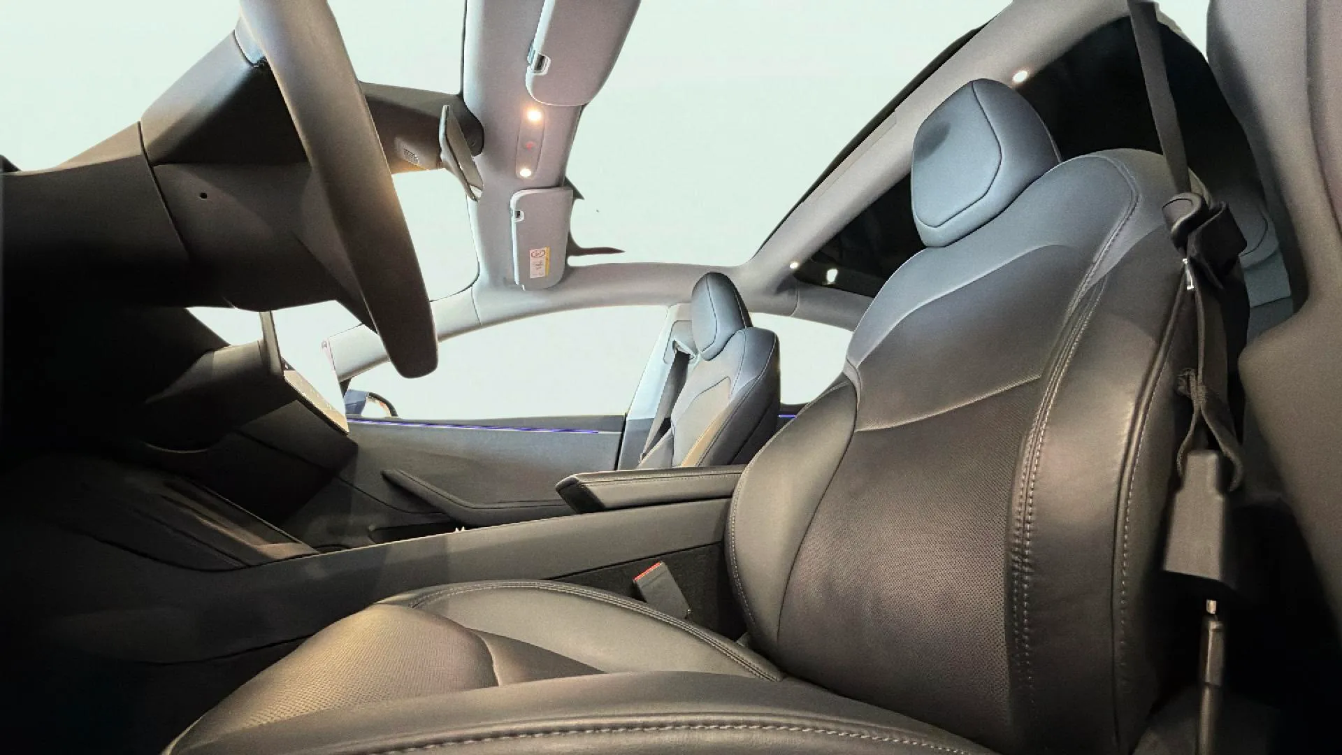 Tesla Model 3 RWD - foto 9