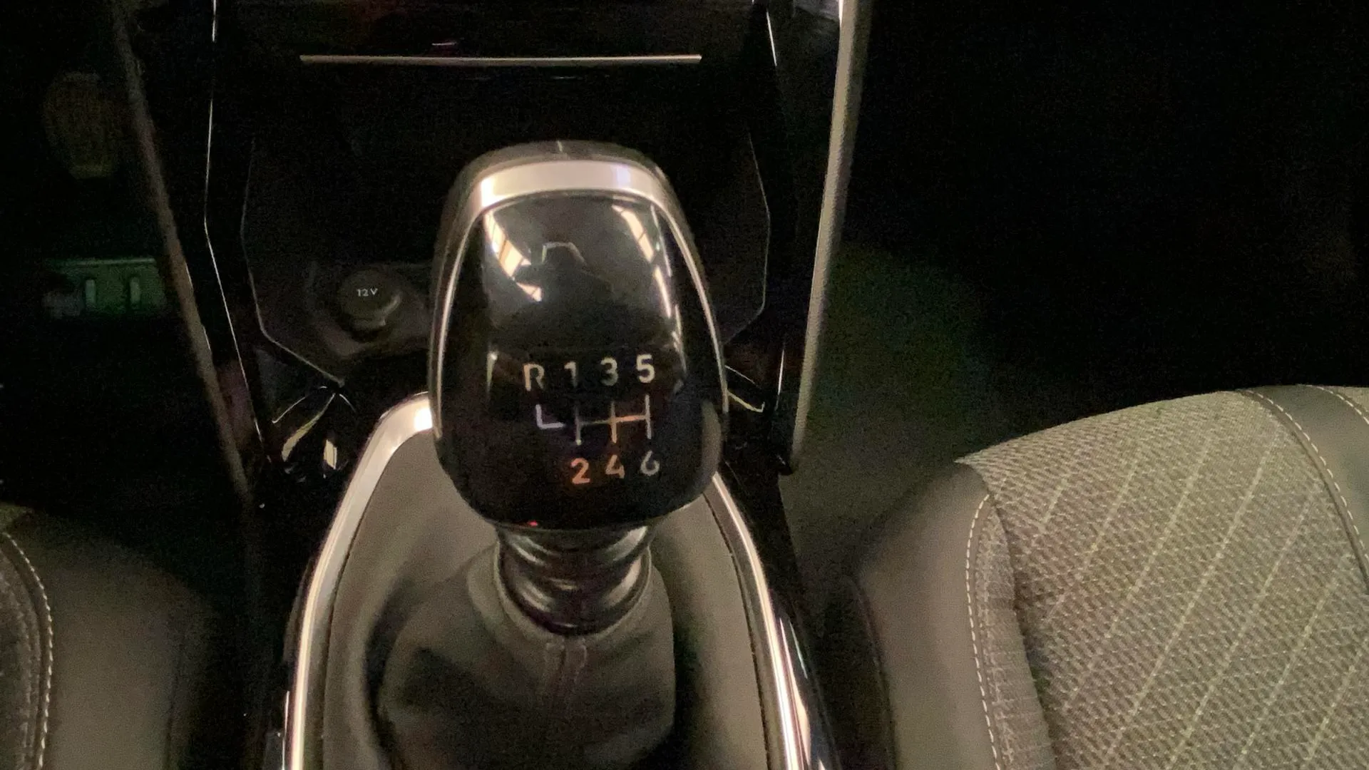 Peugeot 2008 Allure Gasolina 100 - foto 35