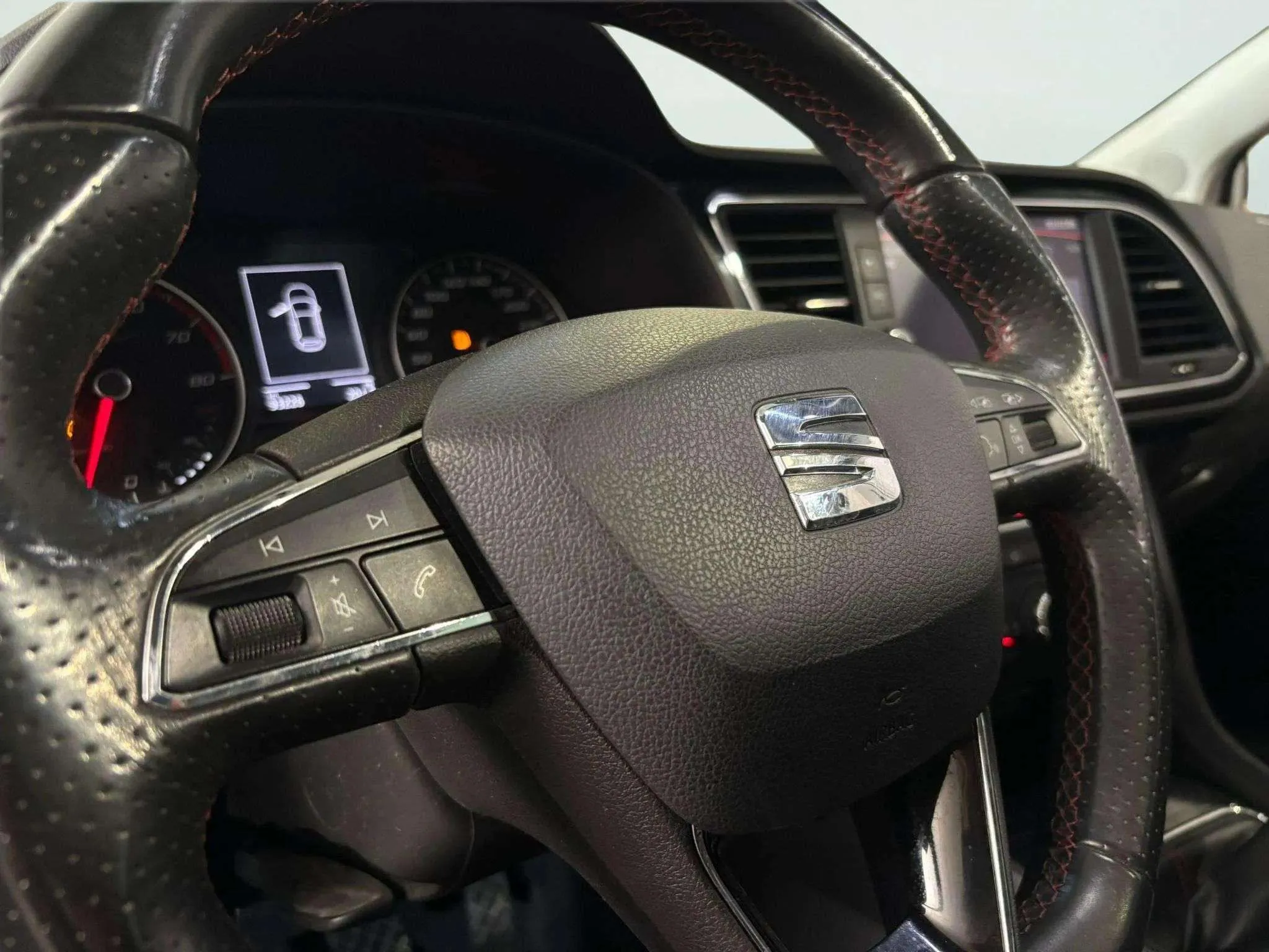 SEAT León ST 1.8 TSI FR - foto 17