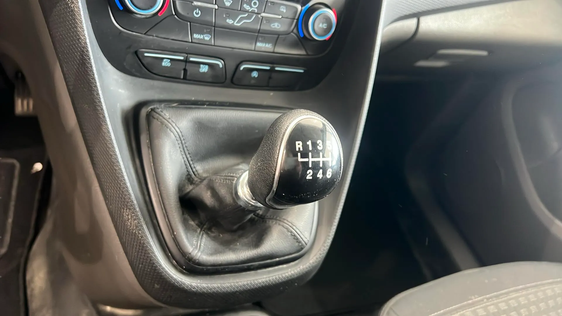 Ford Transit Connect 1.5cc - foto 11
