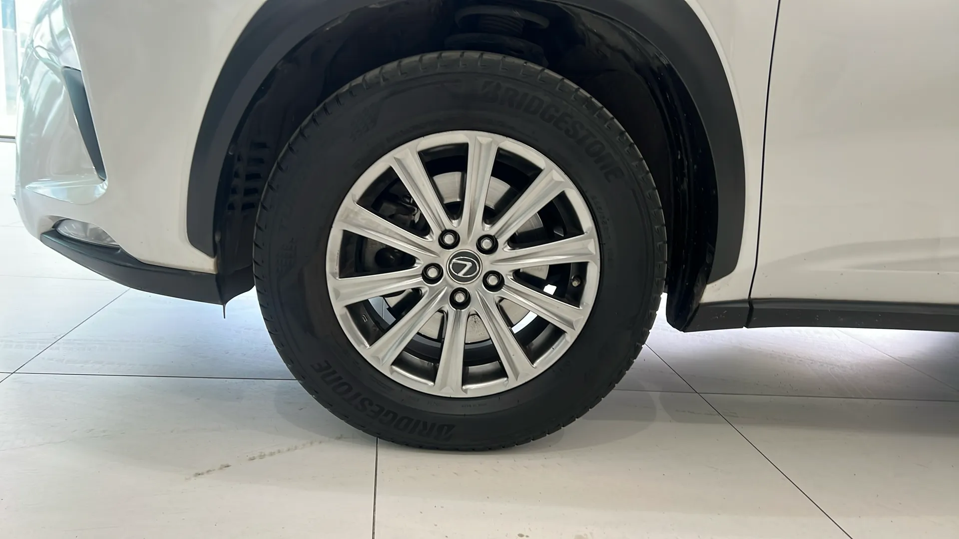 Lexus NX 2.5 300h Business Navigation 2WD - foto 20