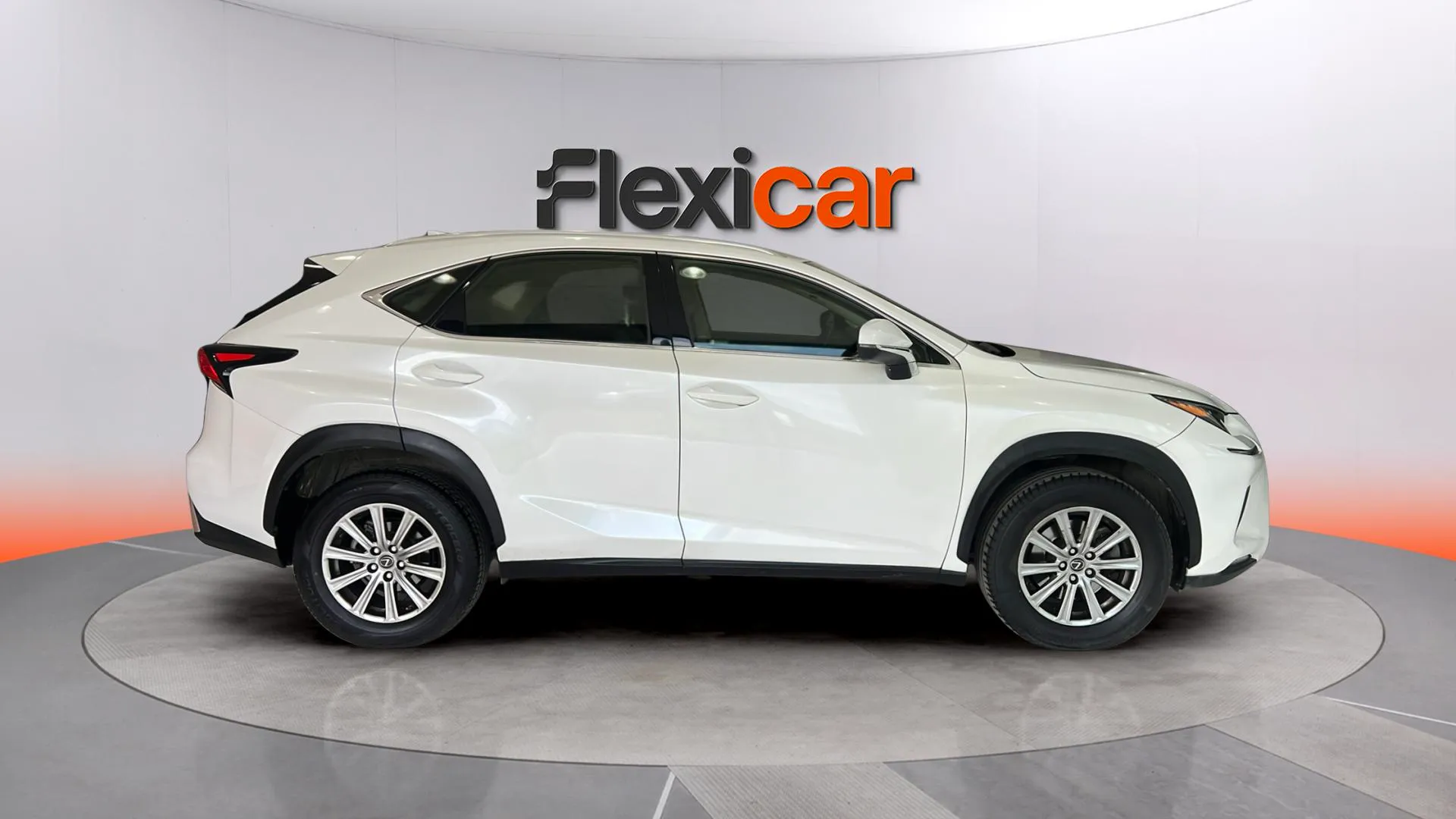 Lexus NX 2.5 300h Business Navigation 2WD - foto 3