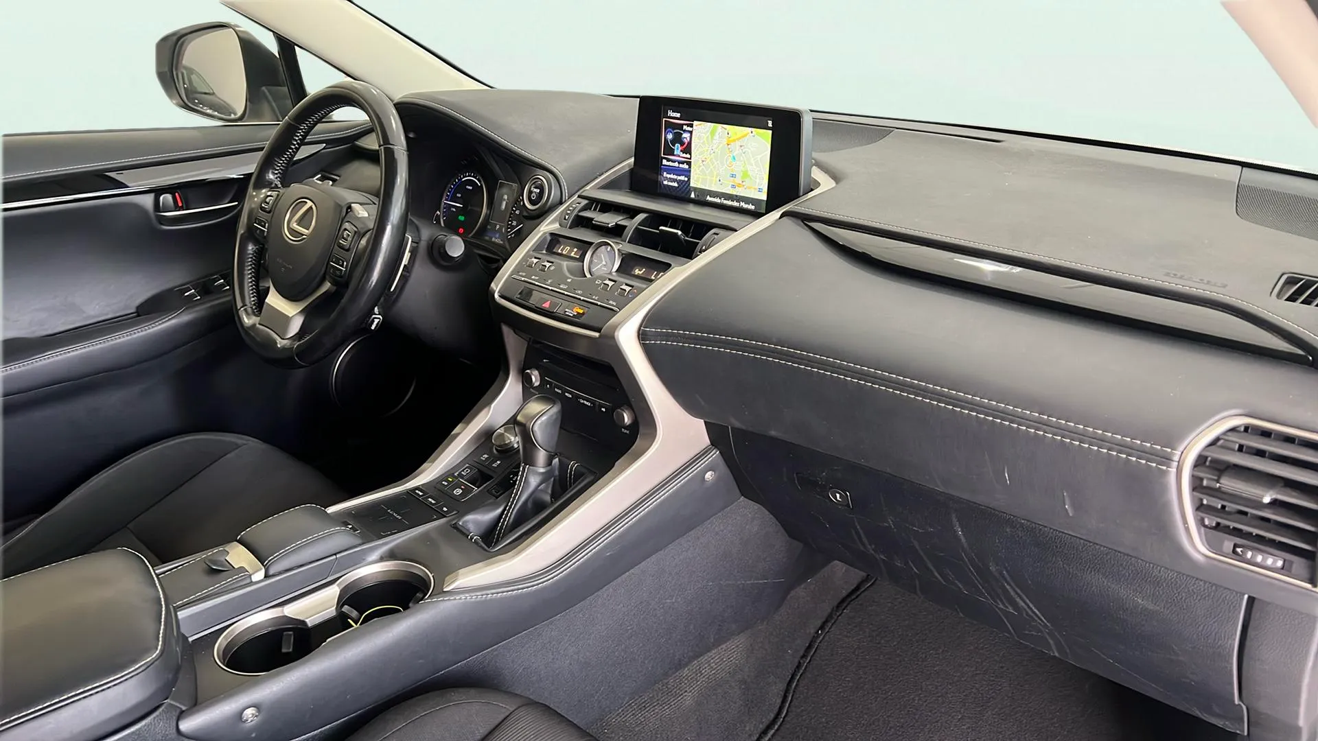 Lexus NX 2.5 300h Business Navigation 2WD - foto 9