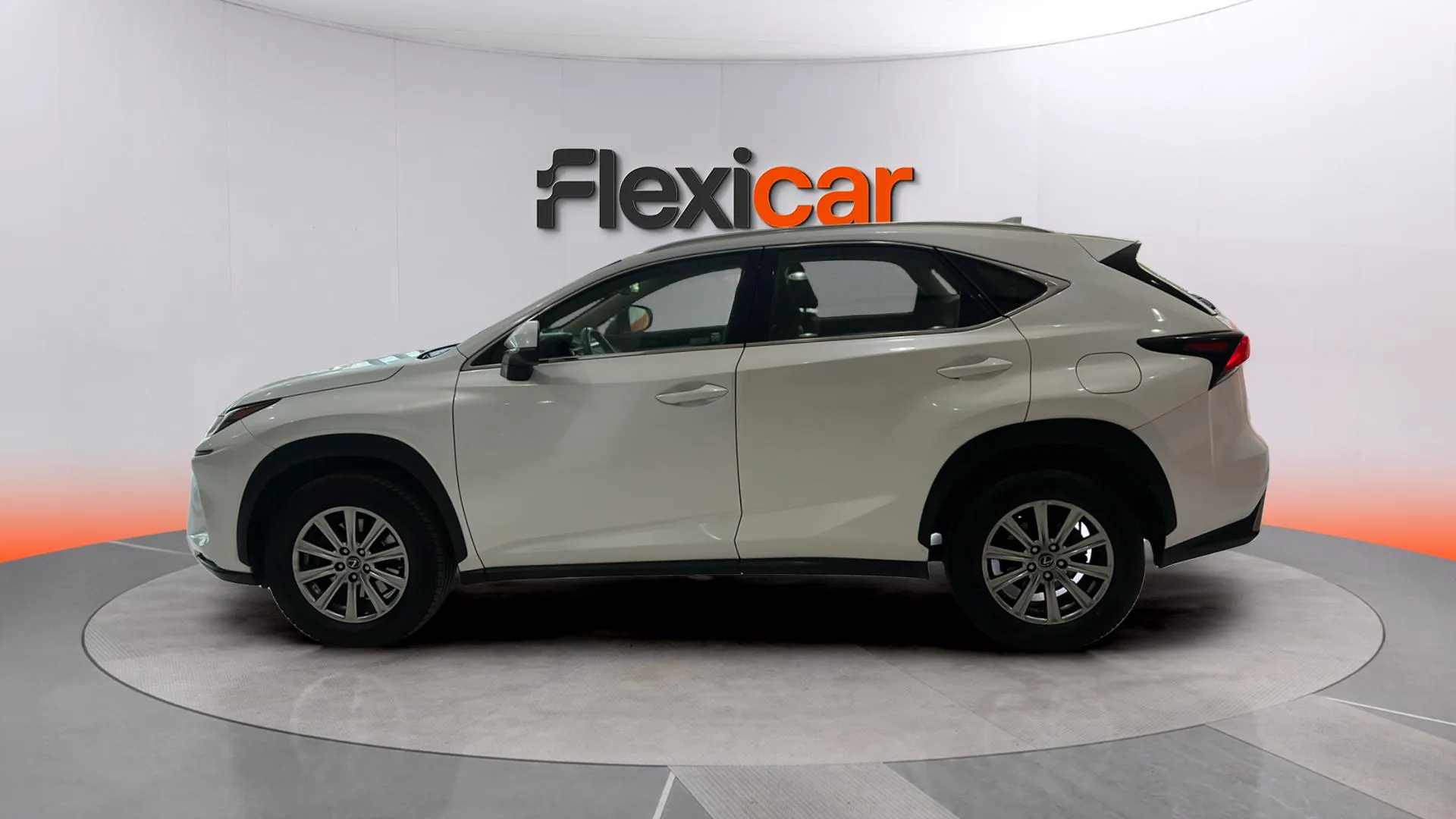 Lexus NX 2.5 300h Business Navigation 2WD - foto 4