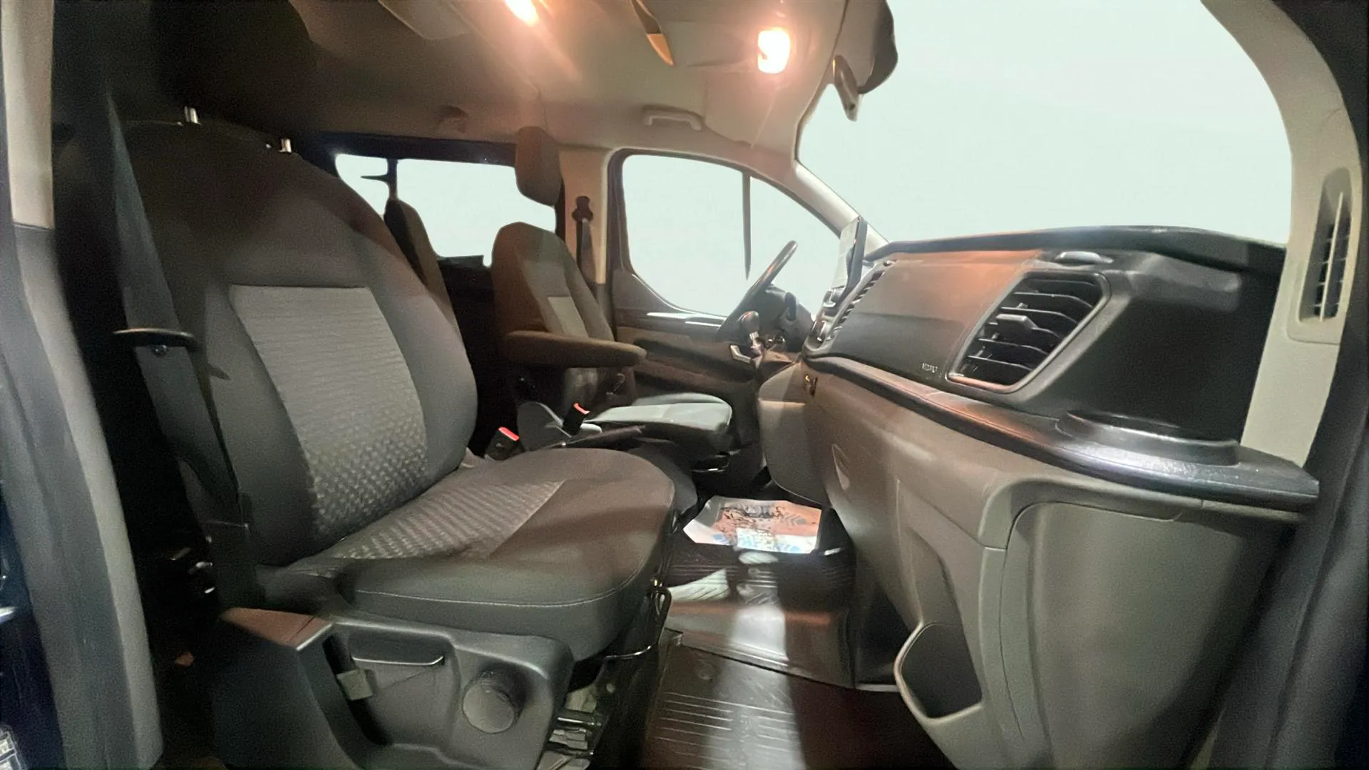 Ford Transit Custom Kombi 2.0 TDCi 320 L1 Nugget - foto 12