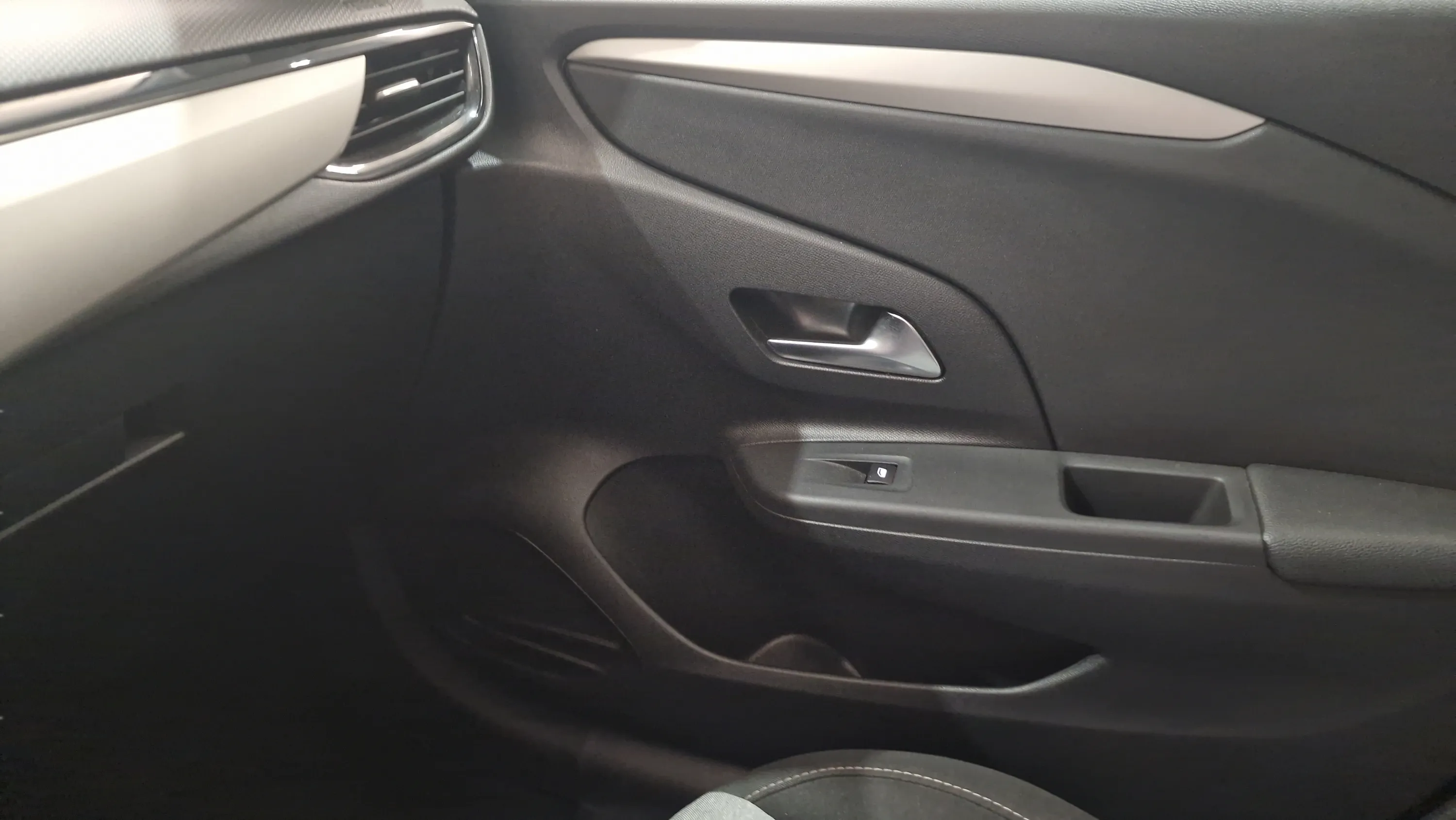 Opel Corsa 1.2T XHL Edition - foto 24