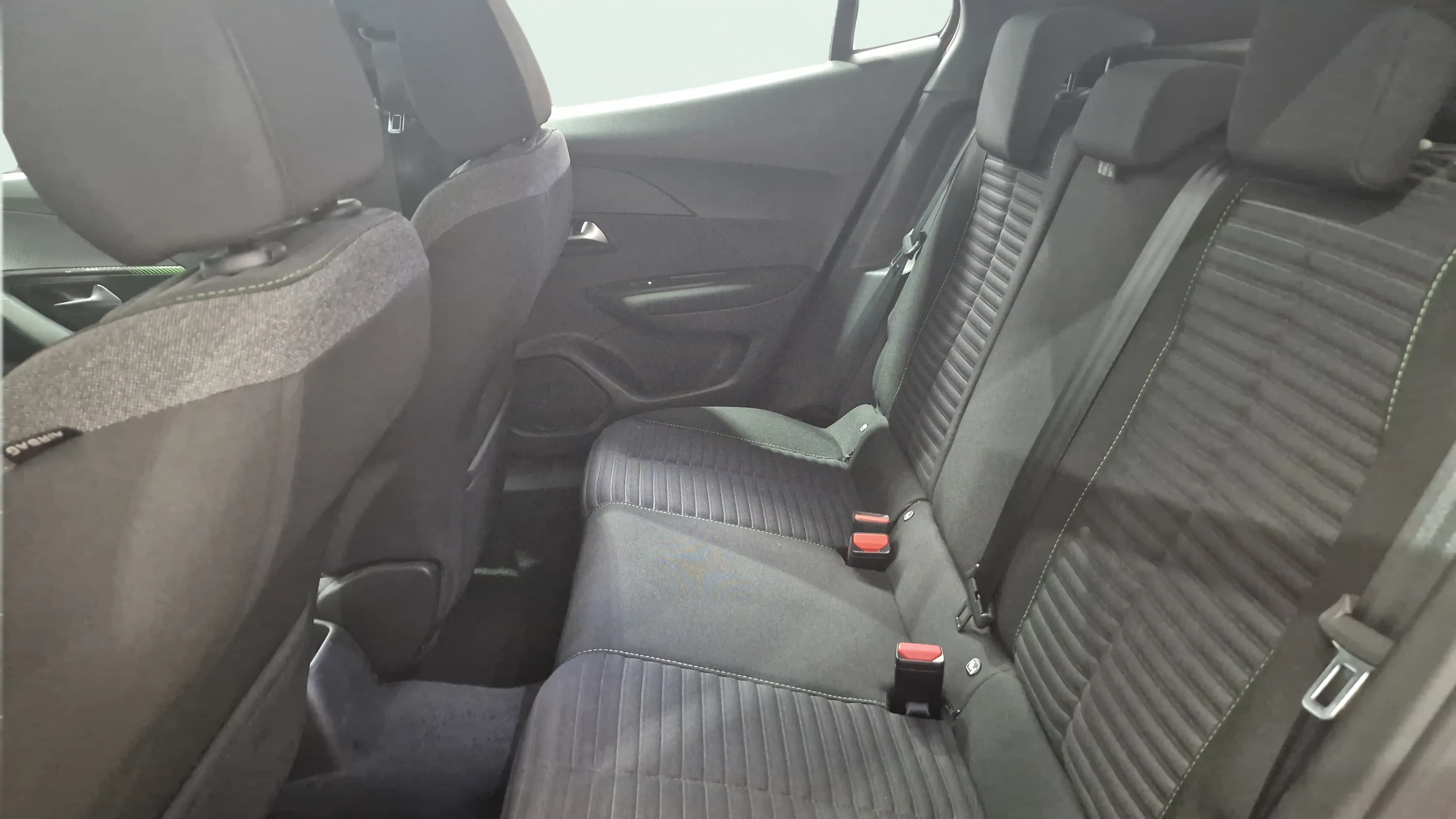 Peugeot 2008 Active Pack PureTech 100 - foto 11