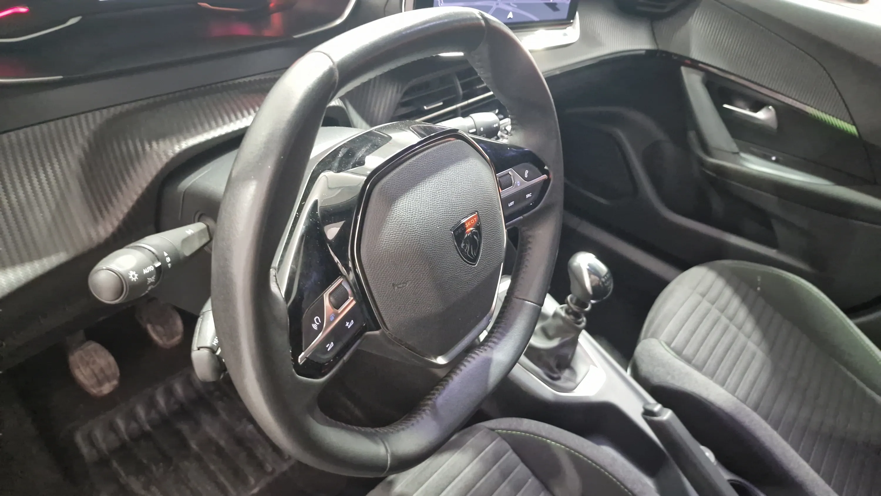 Peugeot 2008 Active Pack PureTech 100 - foto 14