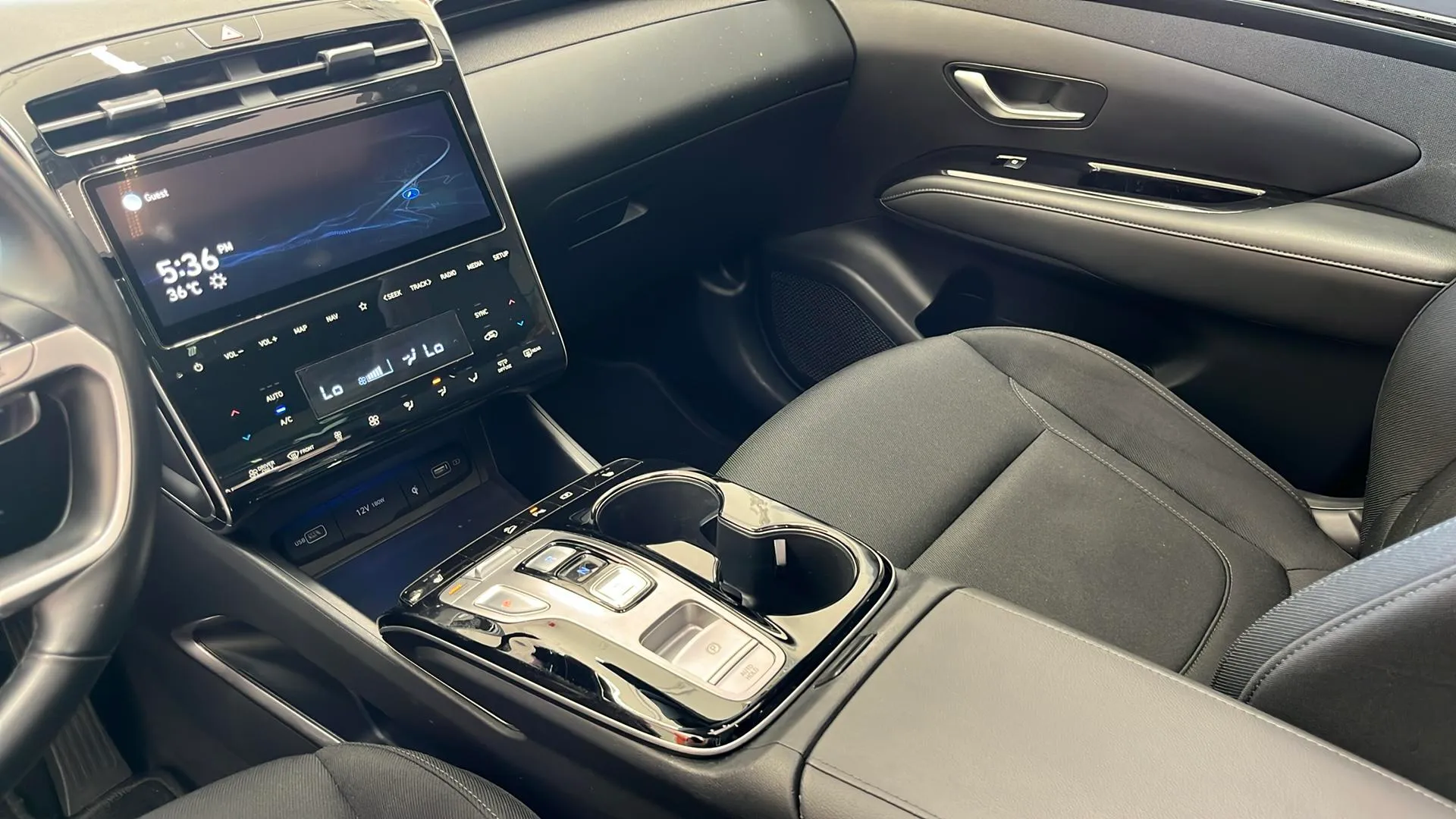 Hyundai Tucson 1.6 T-GDi PHEV Maxx 4x4 - foto 16