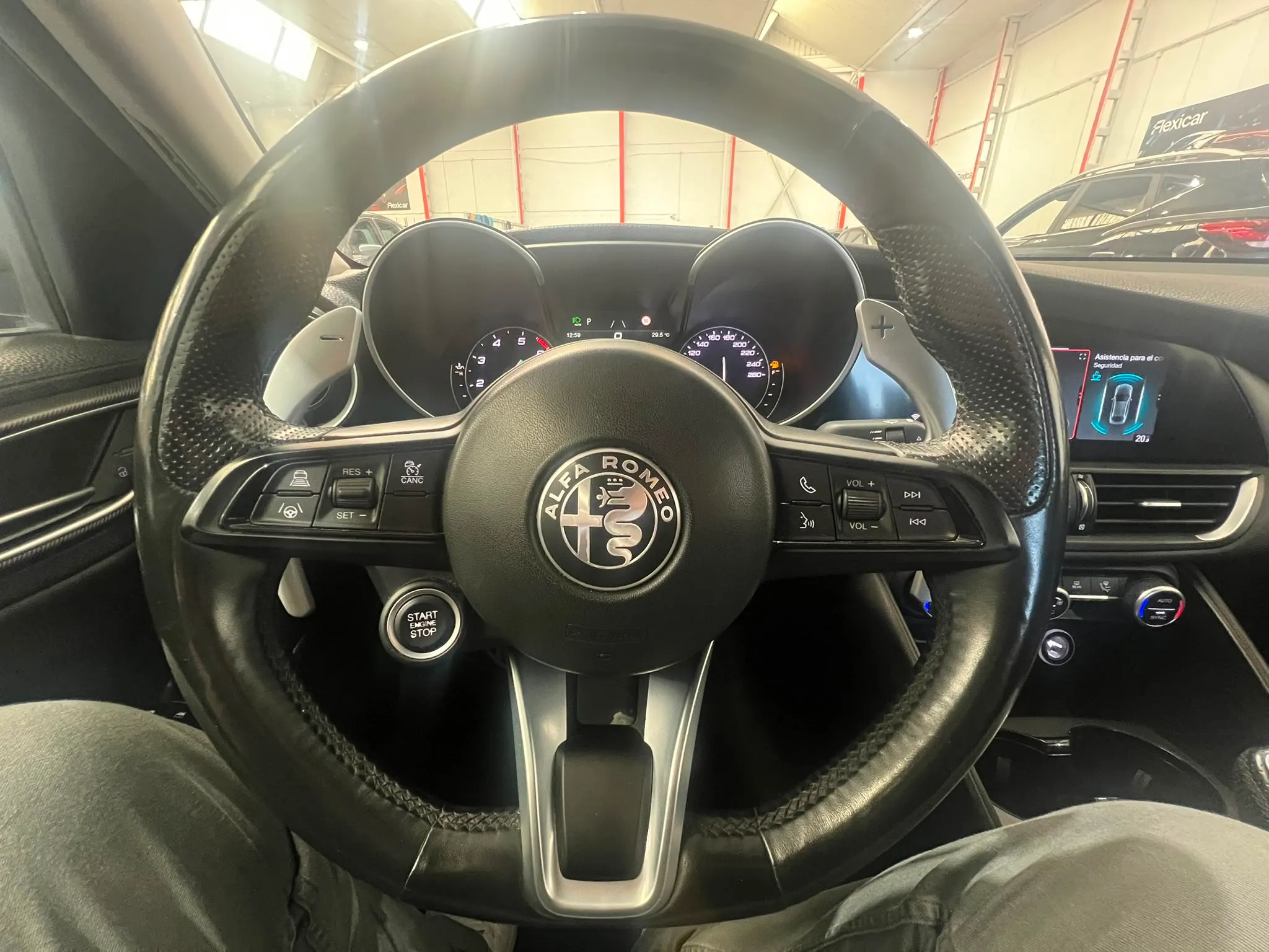 Alfa Romeo Giulia 2.0 Gasolina TI RWD - foto 8