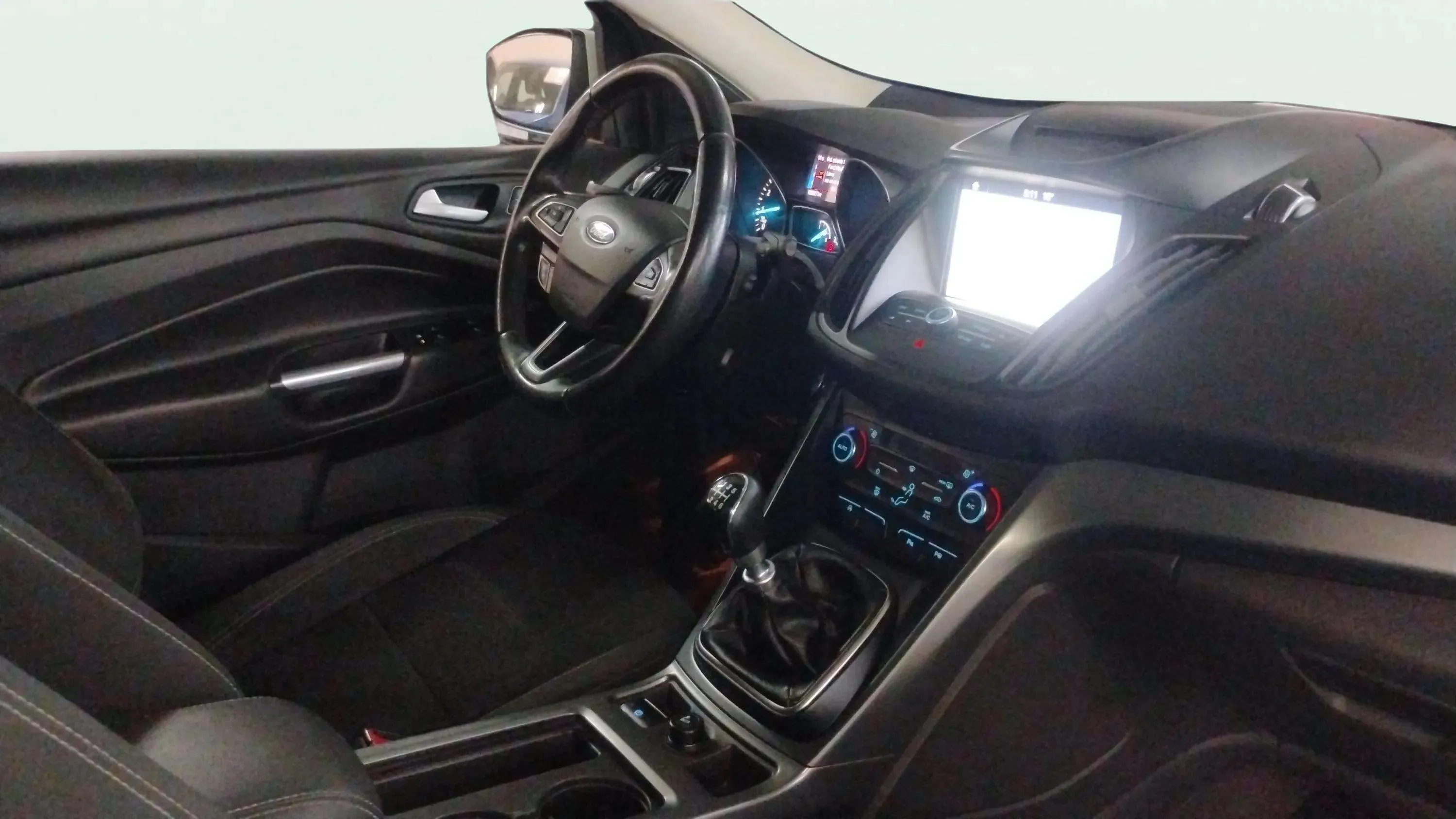 Ford Kuga 1.5 EcoBoost A-S-S 4x2 Business - foto 20