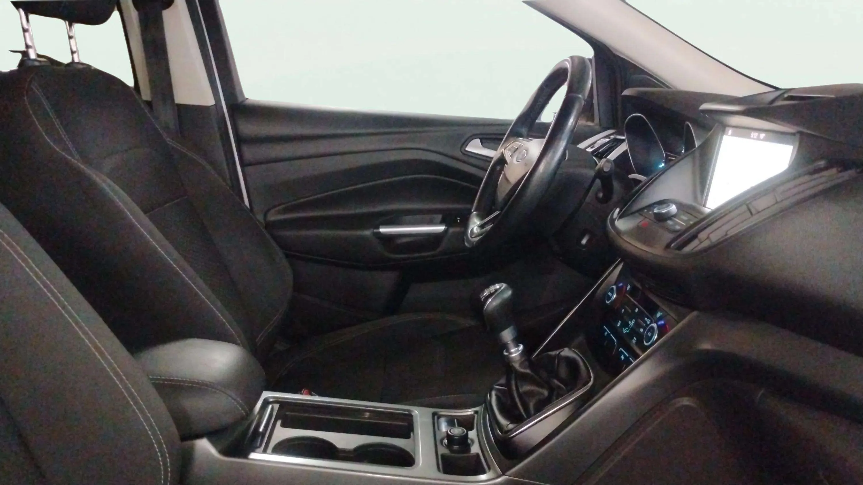 Ford Kuga 1.5 EcoBoost A-S-S 4x2 Business - foto 21