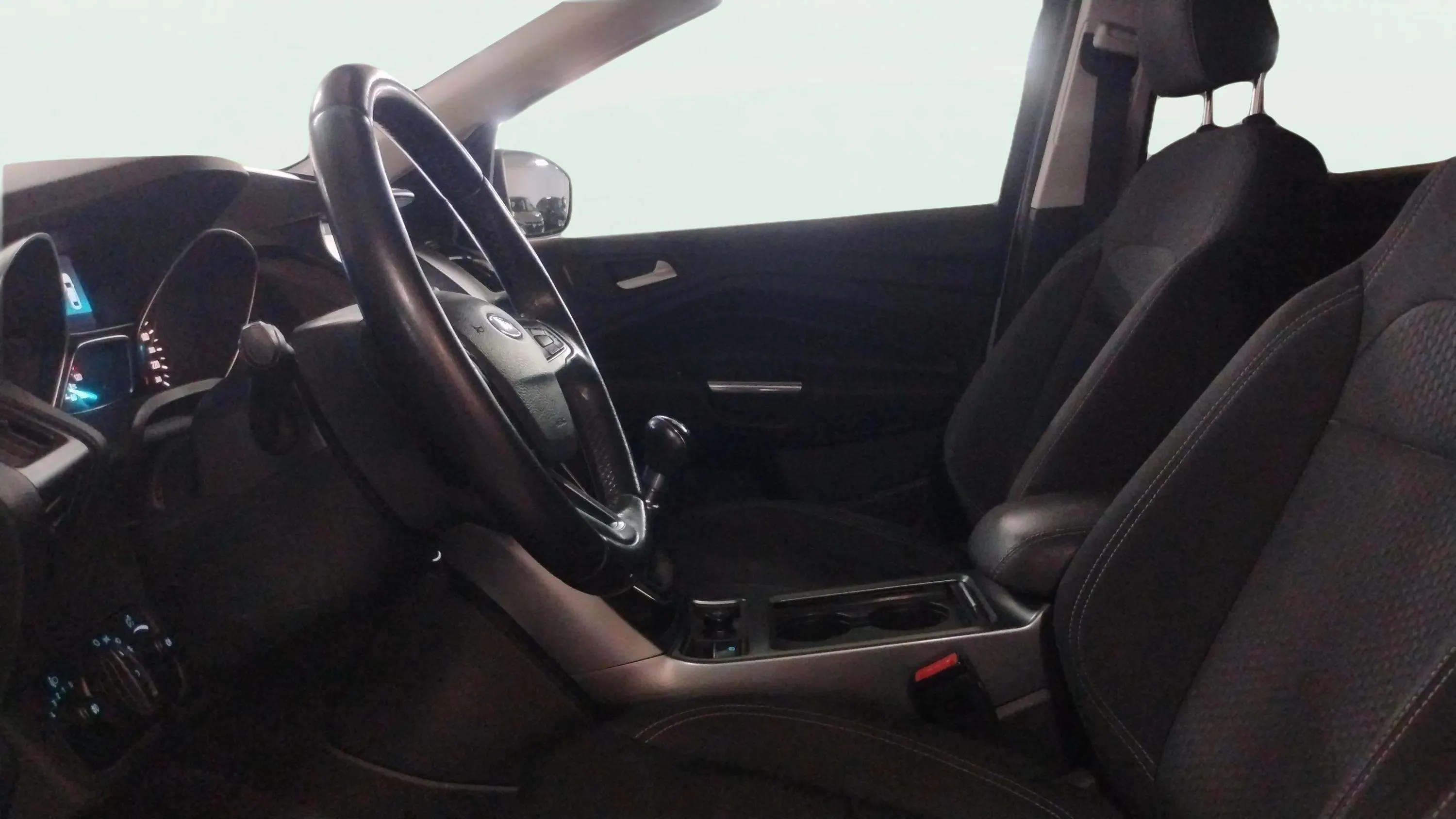 Ford Kuga 1.5 EcoBoost A-S-S 4x2 Business - foto 13