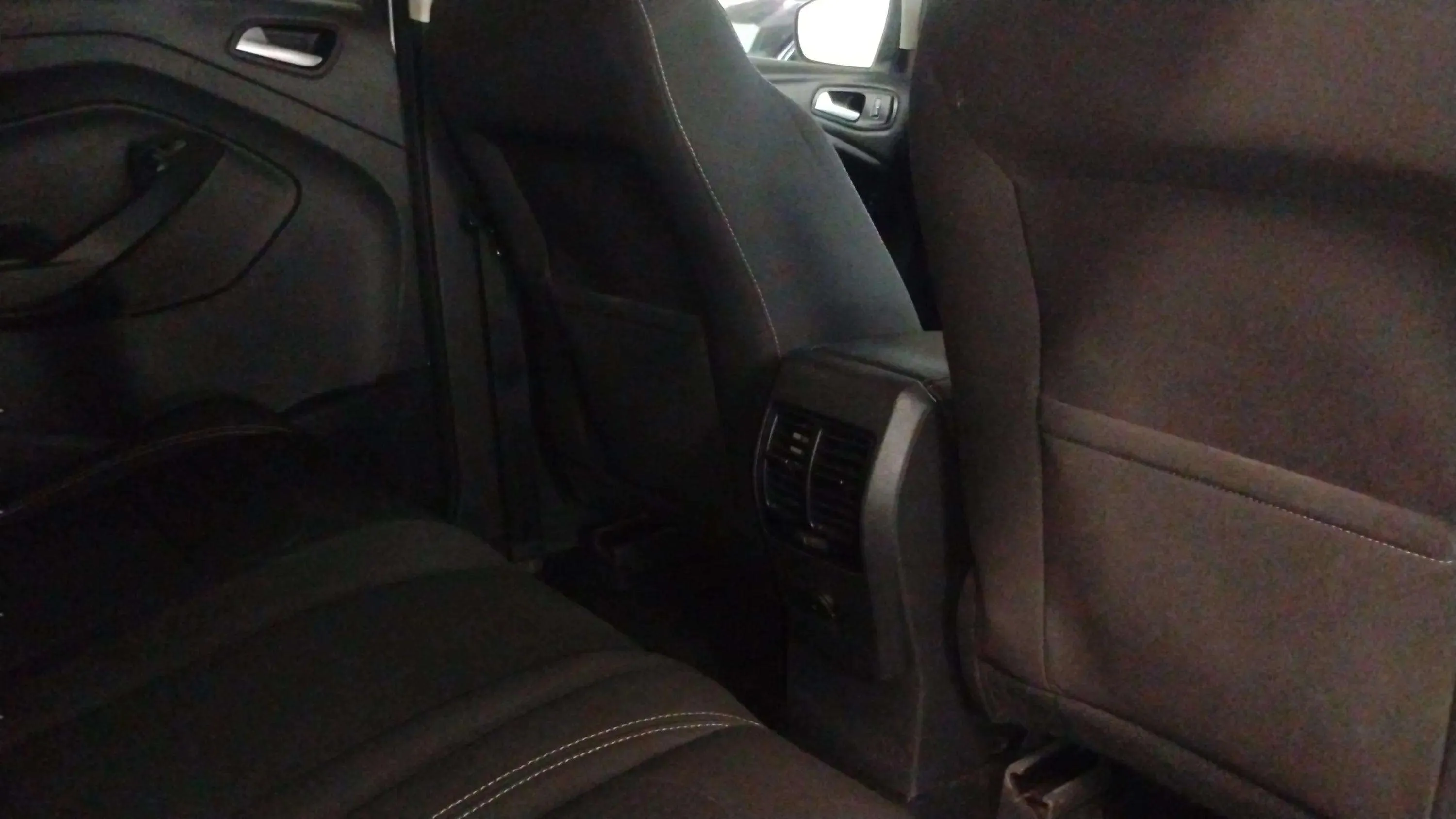 Ford Kuga 1.5 EcoBoost A-S-S 4x2 Business - foto 18