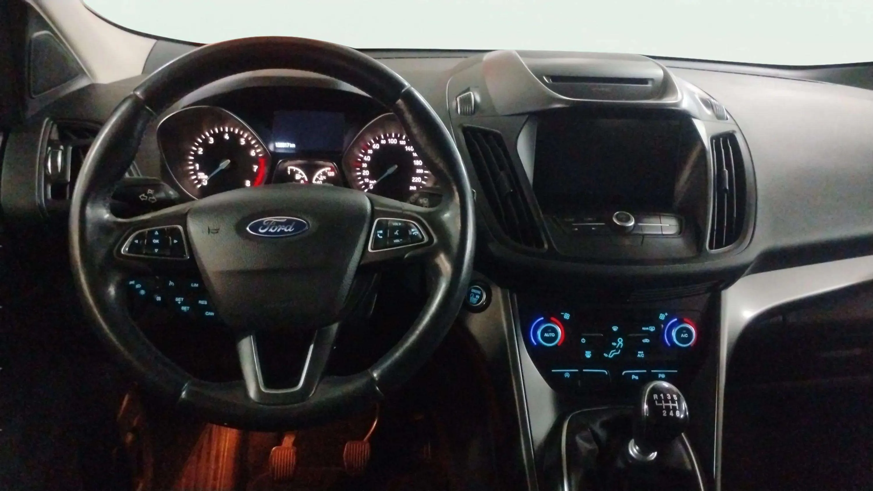 Ford Kuga 1.5 EcoBoost A-S-S 4x2 Business - foto 4