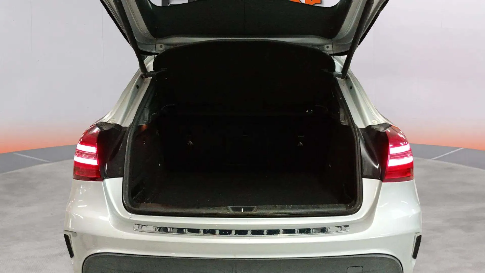 Mercedes-Benz GLA 220 d 4MATIC AMG Line - foto 15