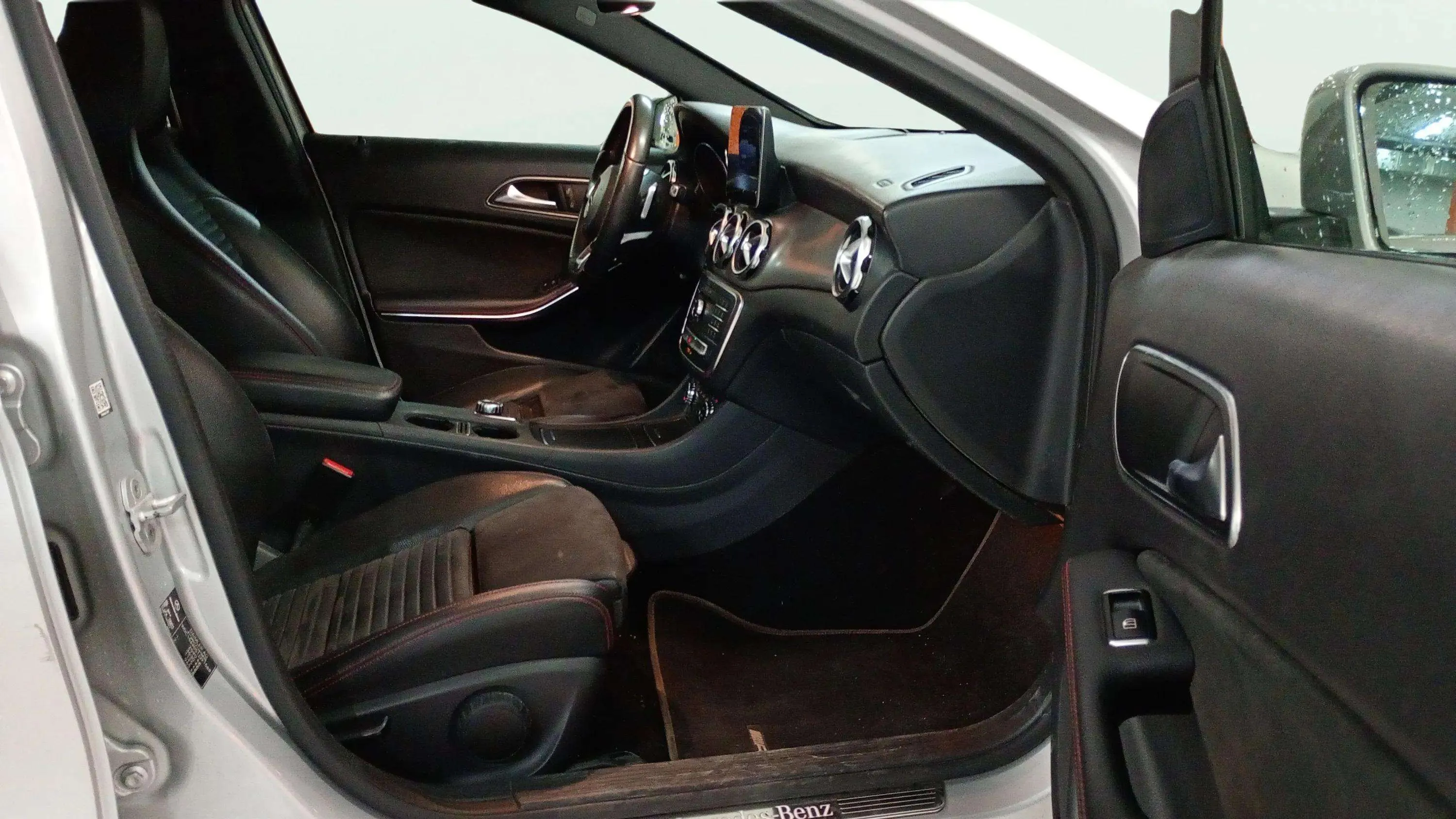 Mercedes-Benz GLA 220 d 4MATIC AMG Line - foto 13