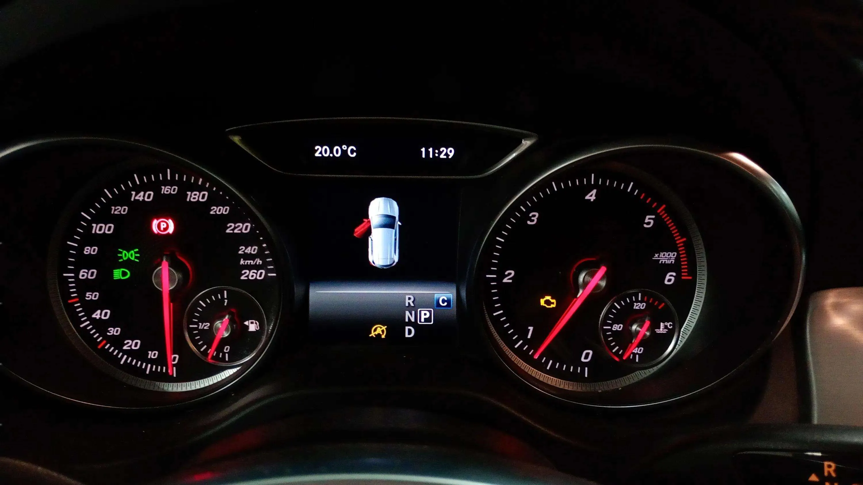 Mercedes-Benz GLA 220 d 4MATIC AMG Line - foto 12