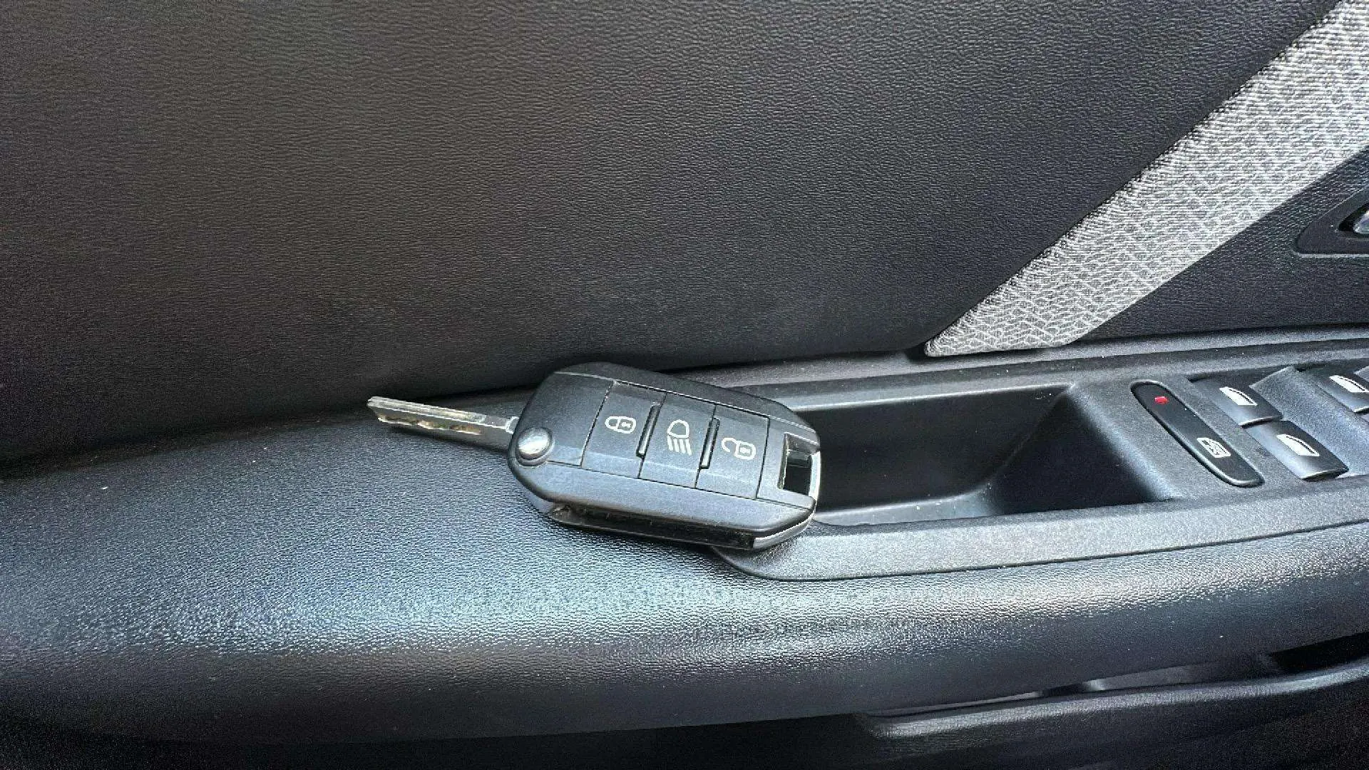 Citroën C4 BlueHDi 110 Feel - foto 15